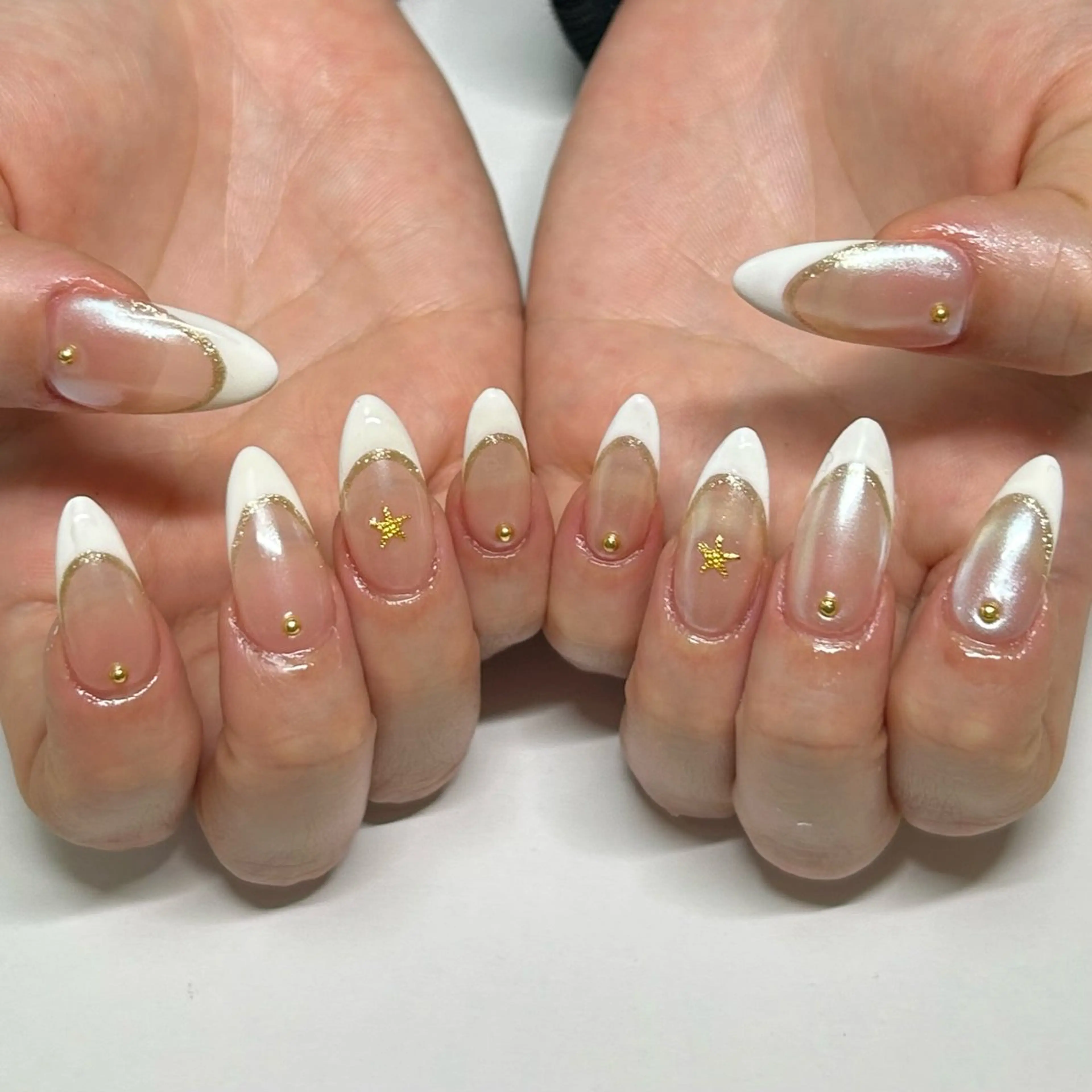 ネイル フレンチネイル ハンドネイル aliengirl Ayuのネイルデザイン