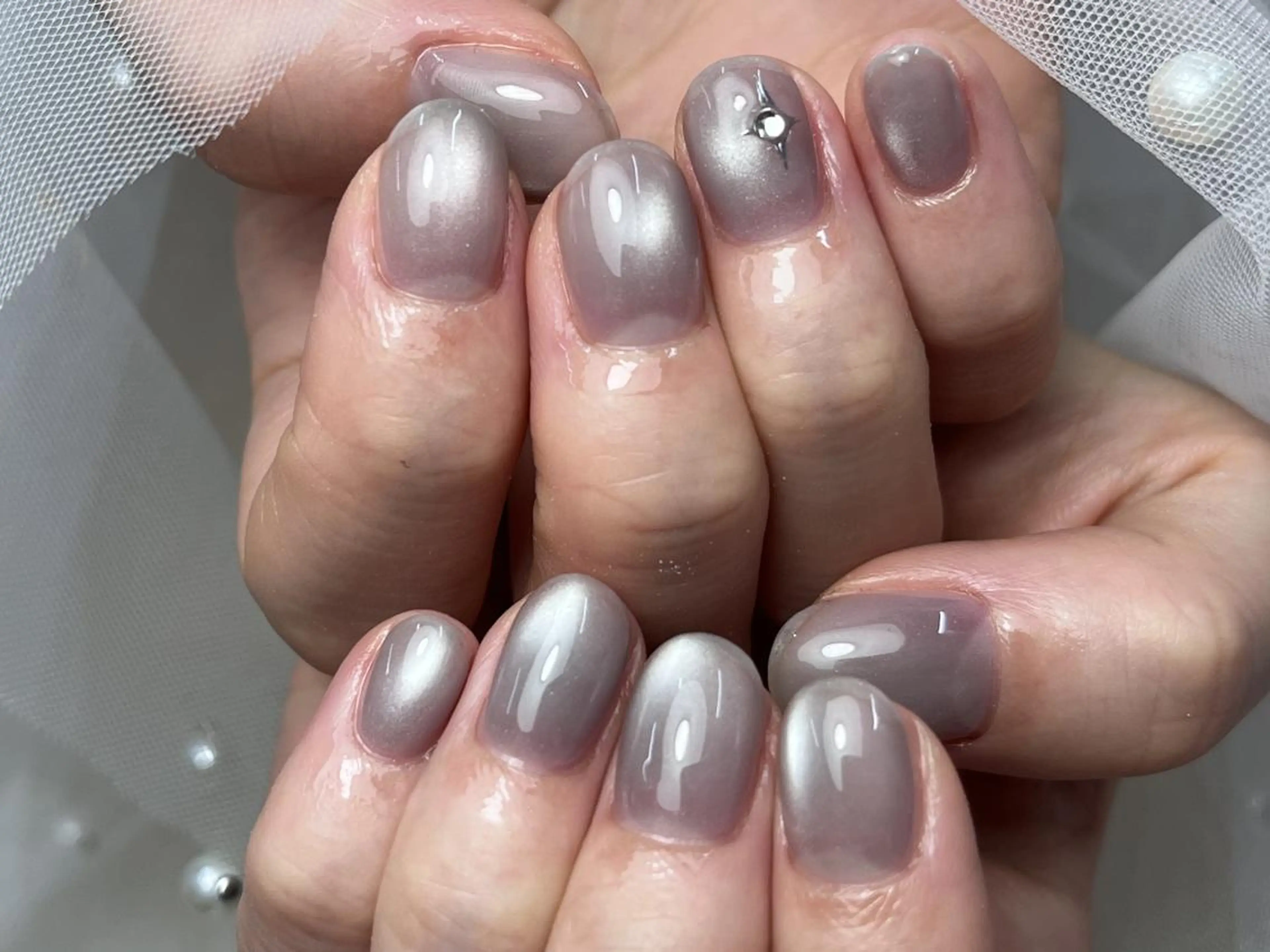 ネイル グラデーション シルバー シンプルネイル ハンドネイル ToliyDeliy Nail Salonのネイルデザイン