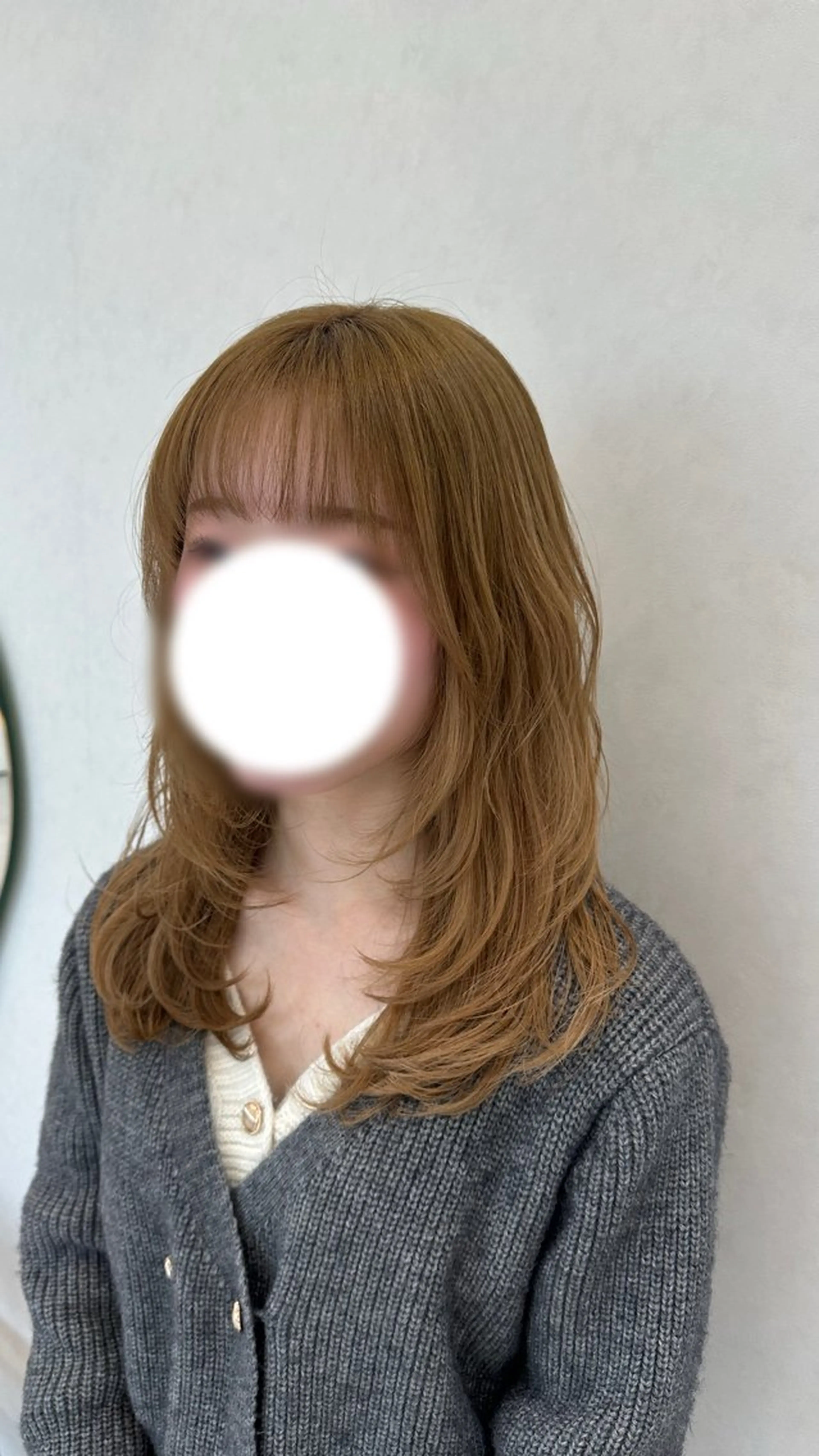 ミディアム カット ヘアカラー トリートメント Emuest心斎橋 SAKIのヘアスタイル
