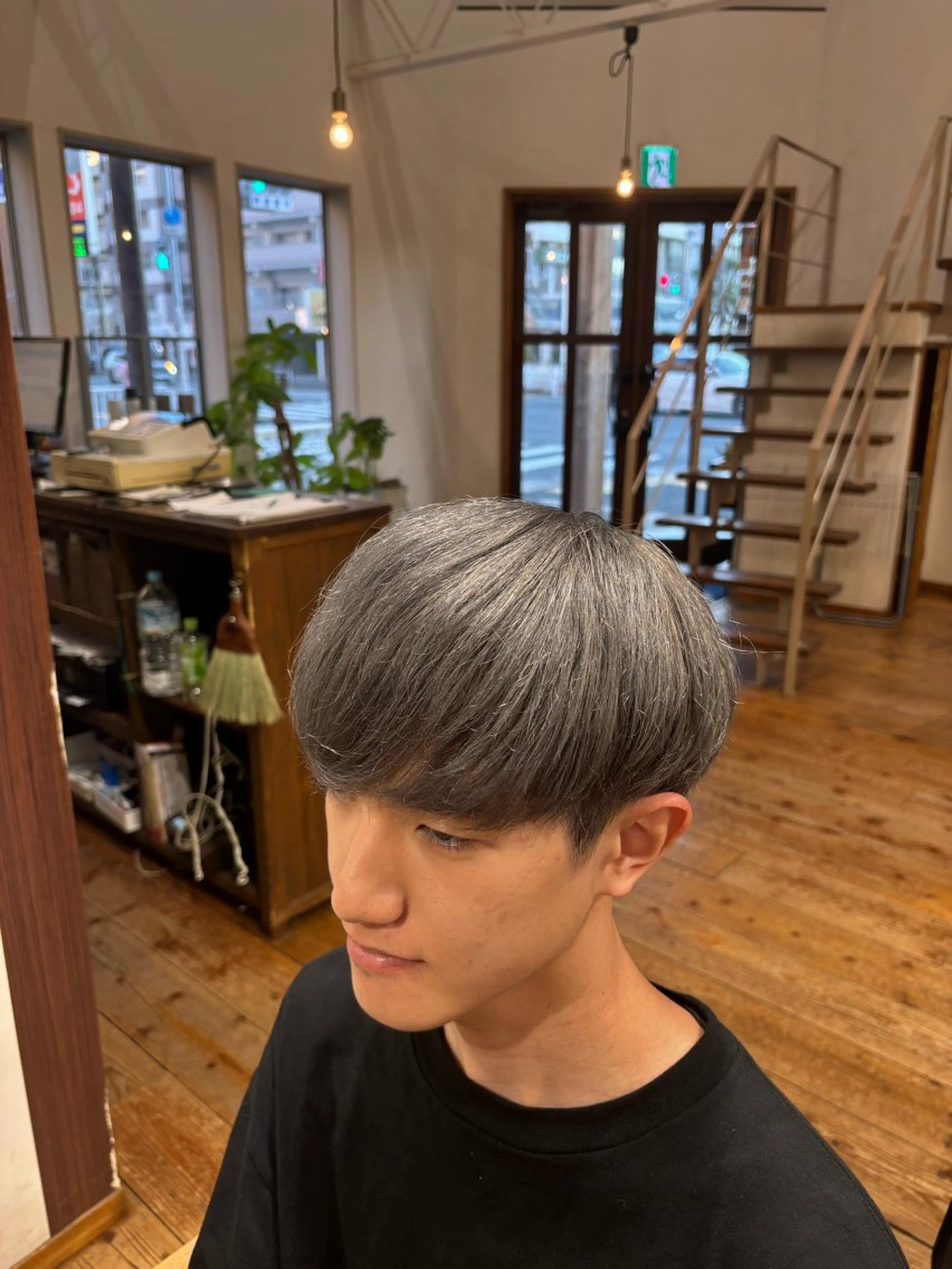 ミディアム beat 磯谷のヘアスタイル