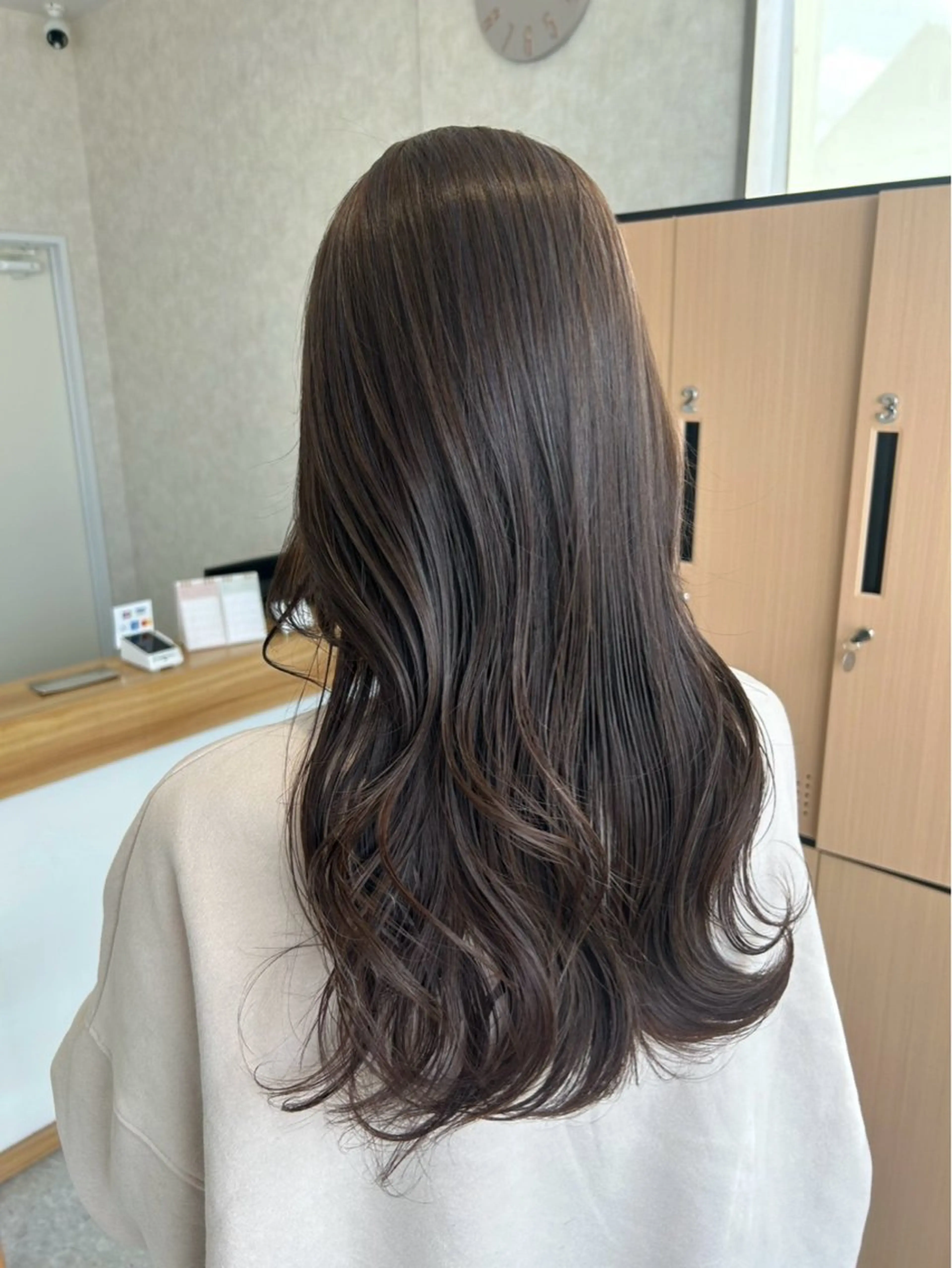 ブリーチなしワンカラー（肩上）+うる艶トリートメント🫧の写真