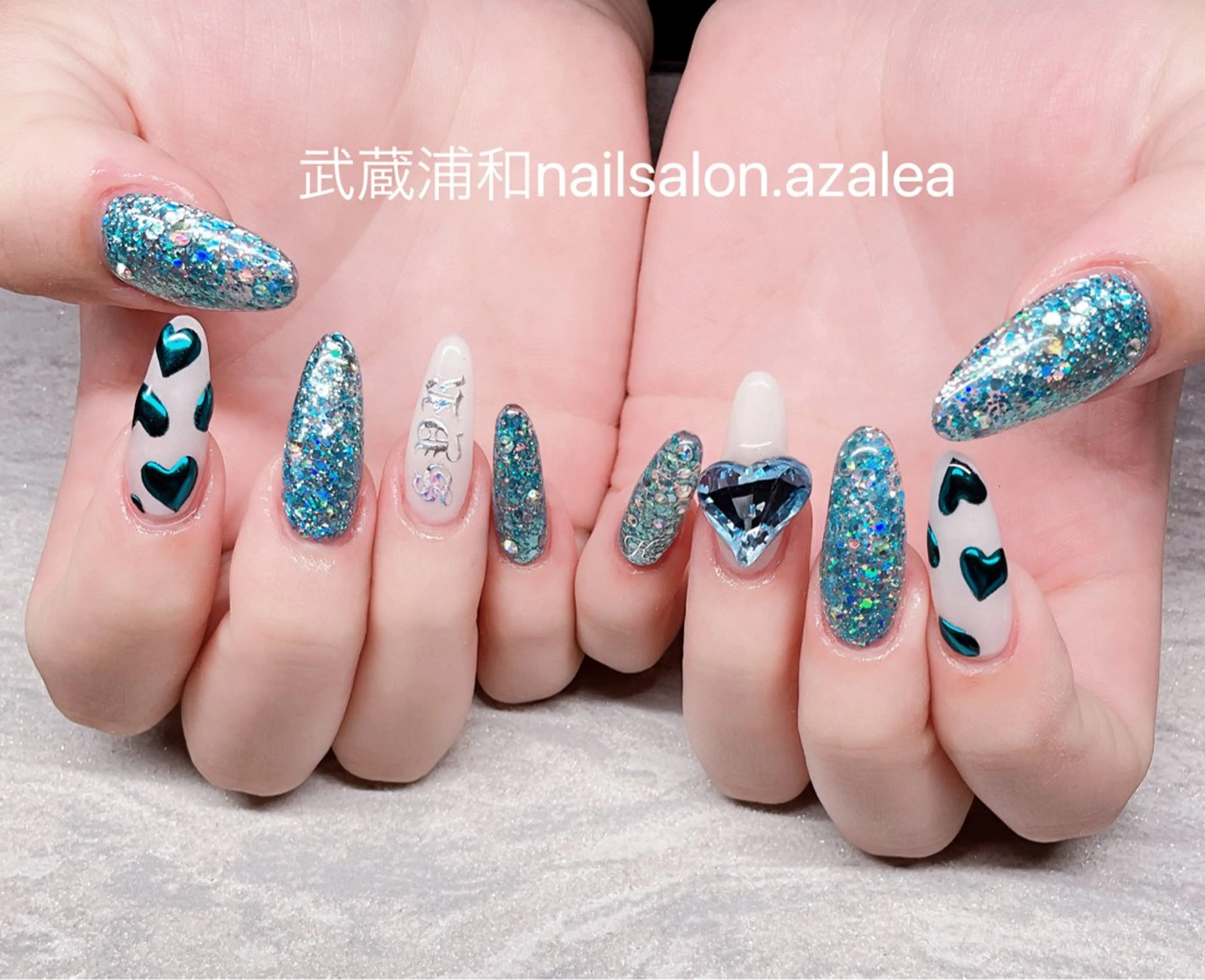 ネイル ハンドネイル R inのネイルデザイン