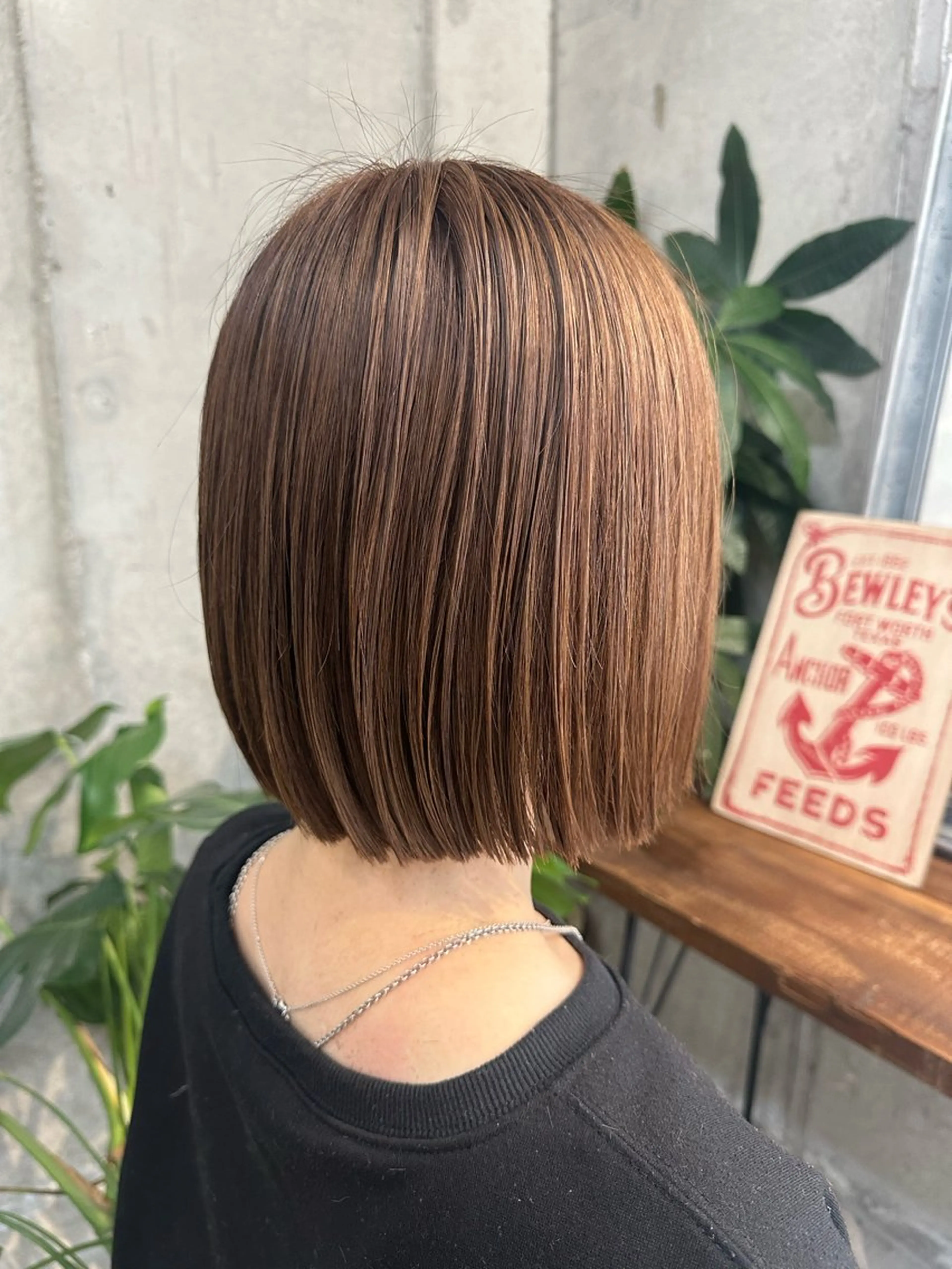 ミディアム 切りっぱなしボブ アッシュ ボブ COTTAGE所属・田本 雛のヘアスタイル