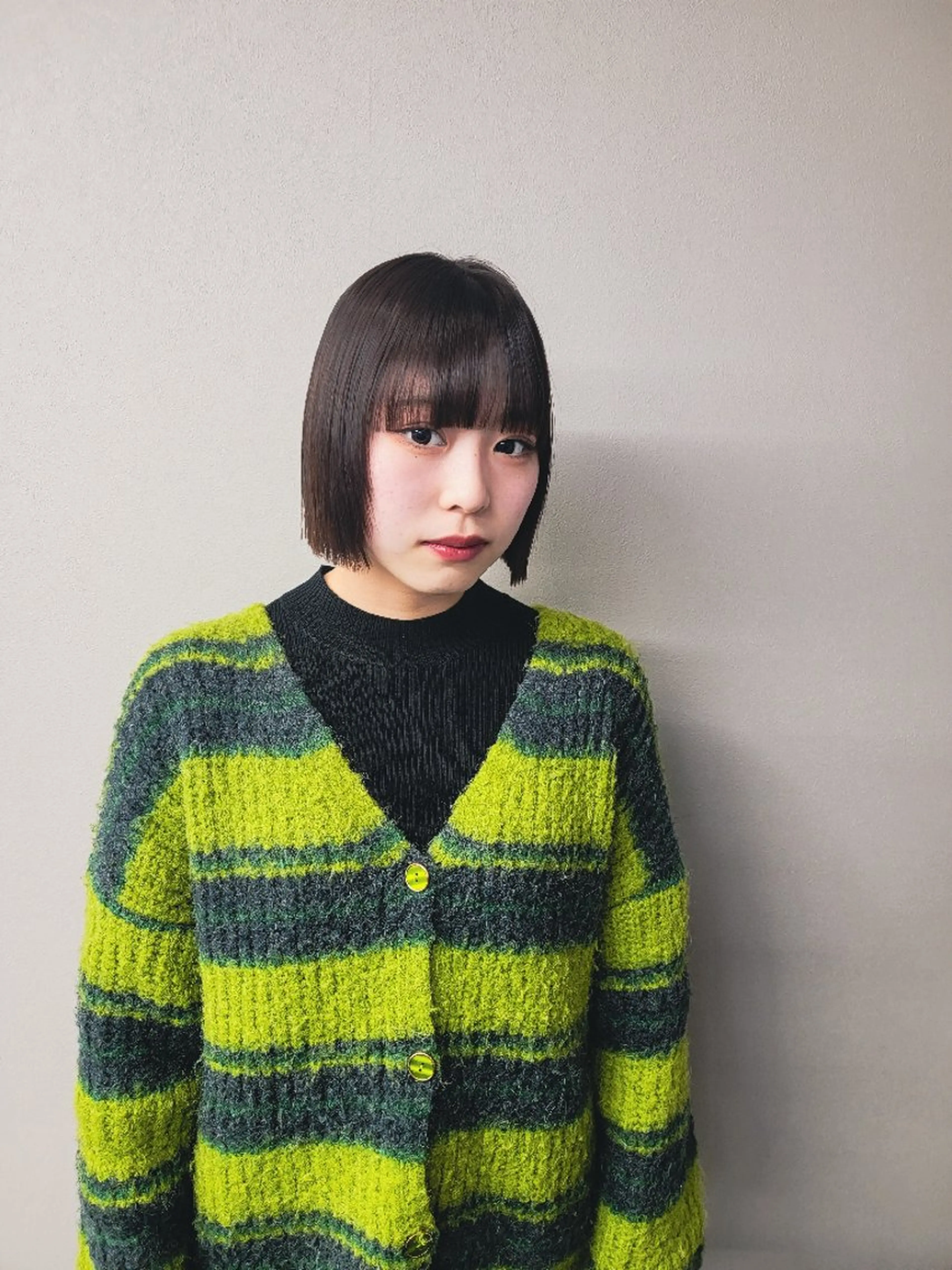 ミディアム OMA　 カタギシのヘアスタイル