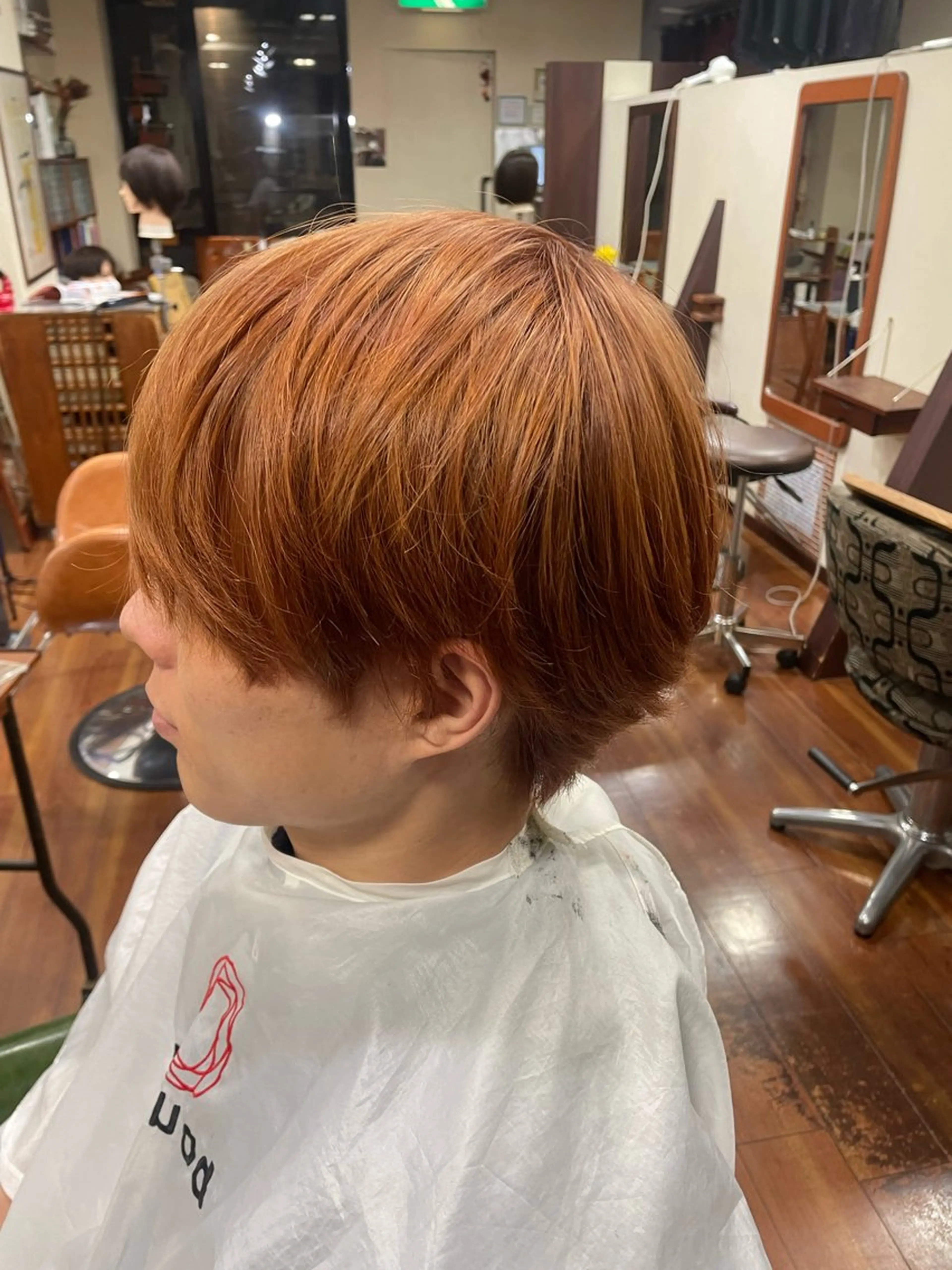 ショート カラー メンズ メンズブリーチ ブリーチ 透明感カラー オレンジ 浅岡 昭汰のヘアスタイル