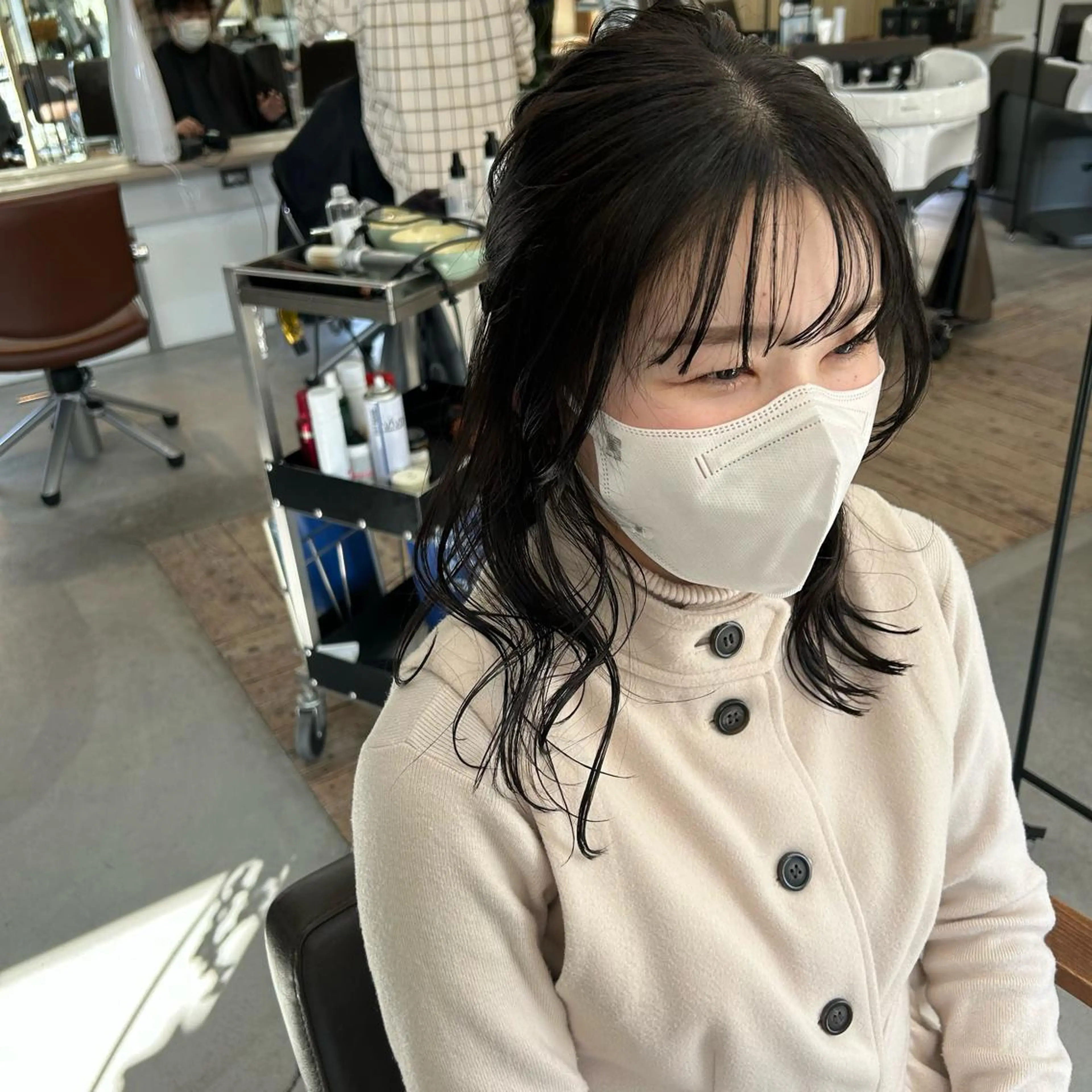 ミディアム カット 綿貫 美雪のヘアスタイル