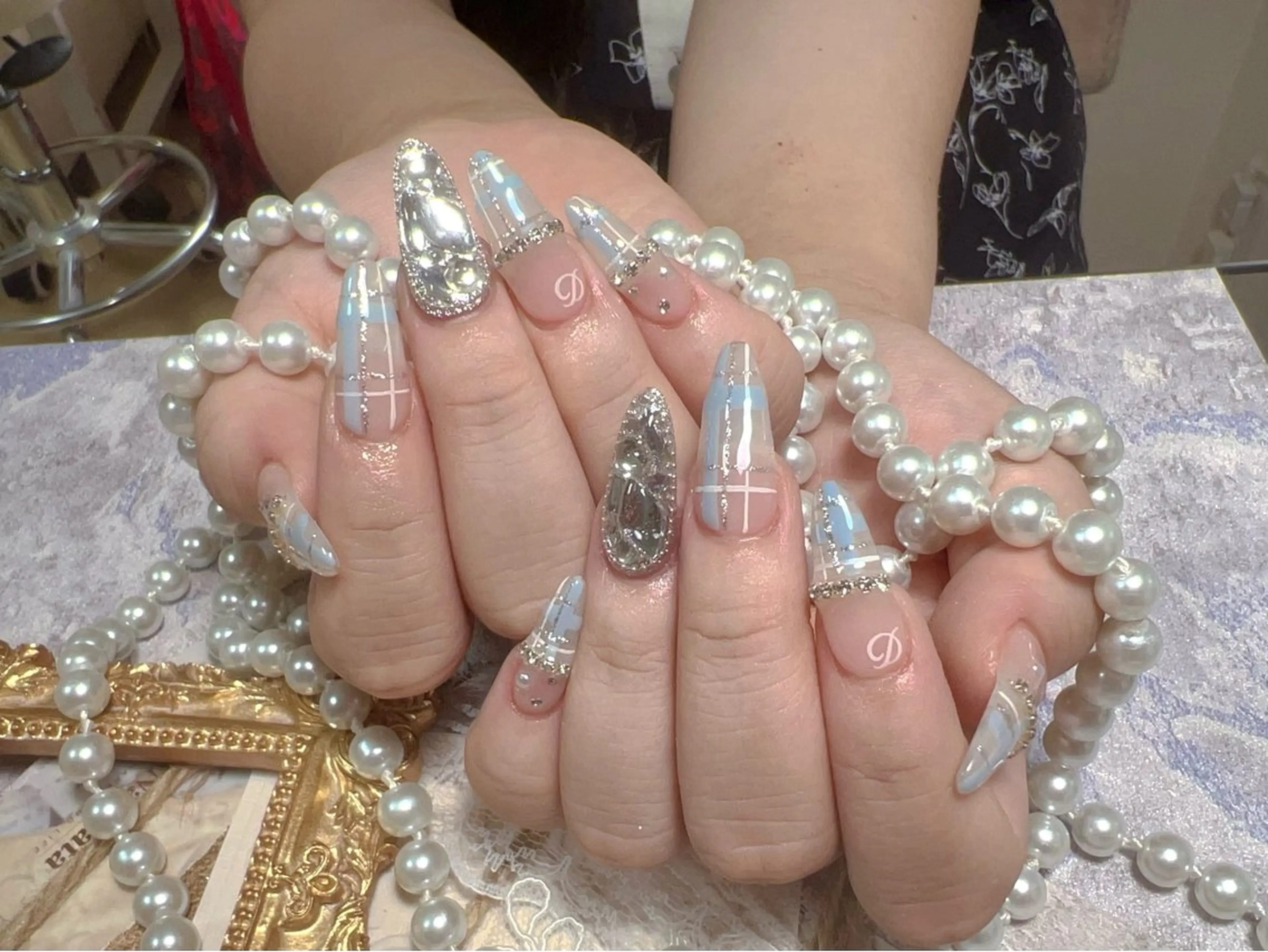 ネイル MOA NAIL所属・MoaNail🫶 Yoshiのネイルデザイン