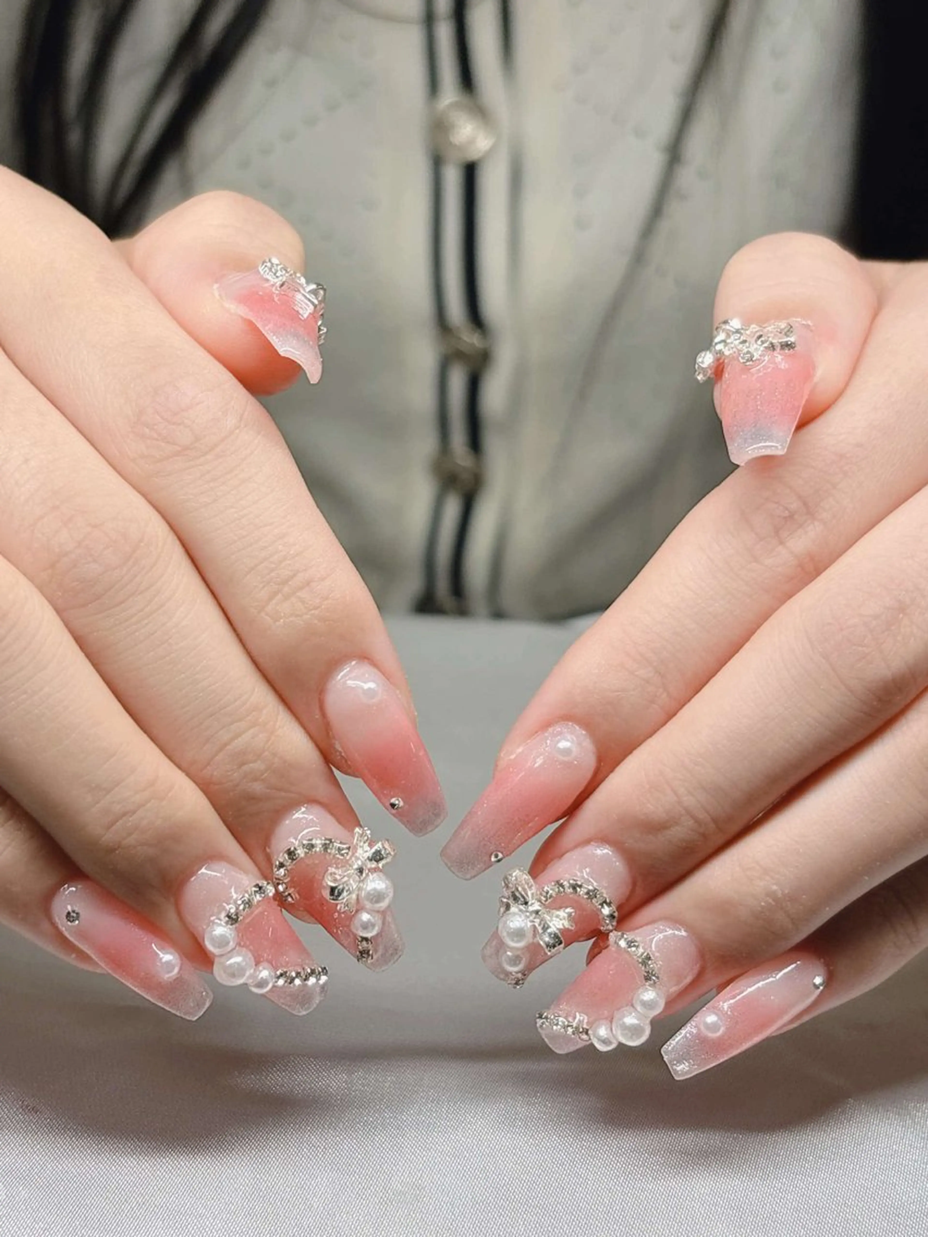 ネイル 長さ出し グラデーション 卒業式 キラキラネイル マグネットネイル ハンドネイル Lee Nailsのネイルデザイン