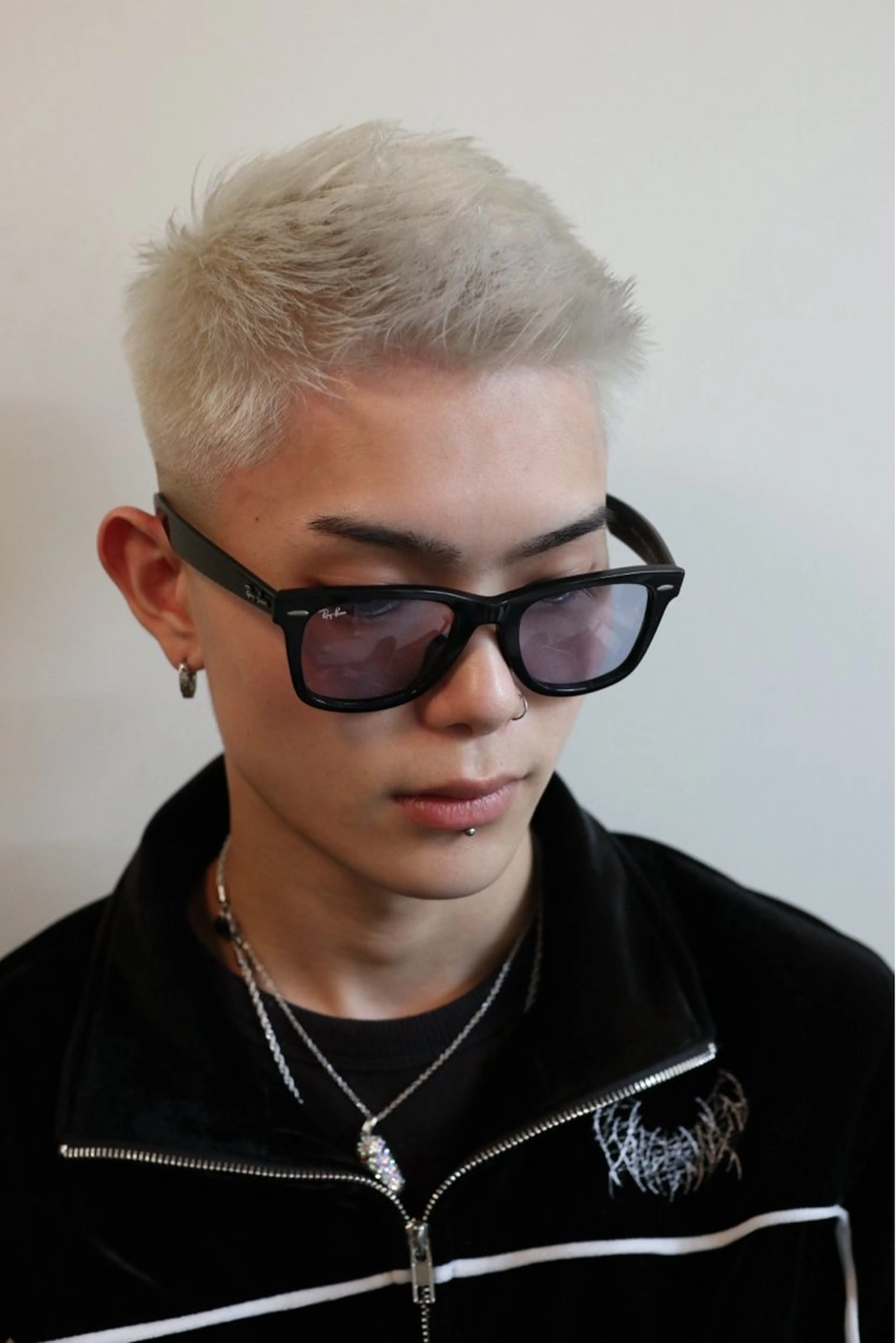 カラー メンズ メンズブリーチ フェードカット ブリーチ 断髪刈舞 STAFFのヘアスタイル