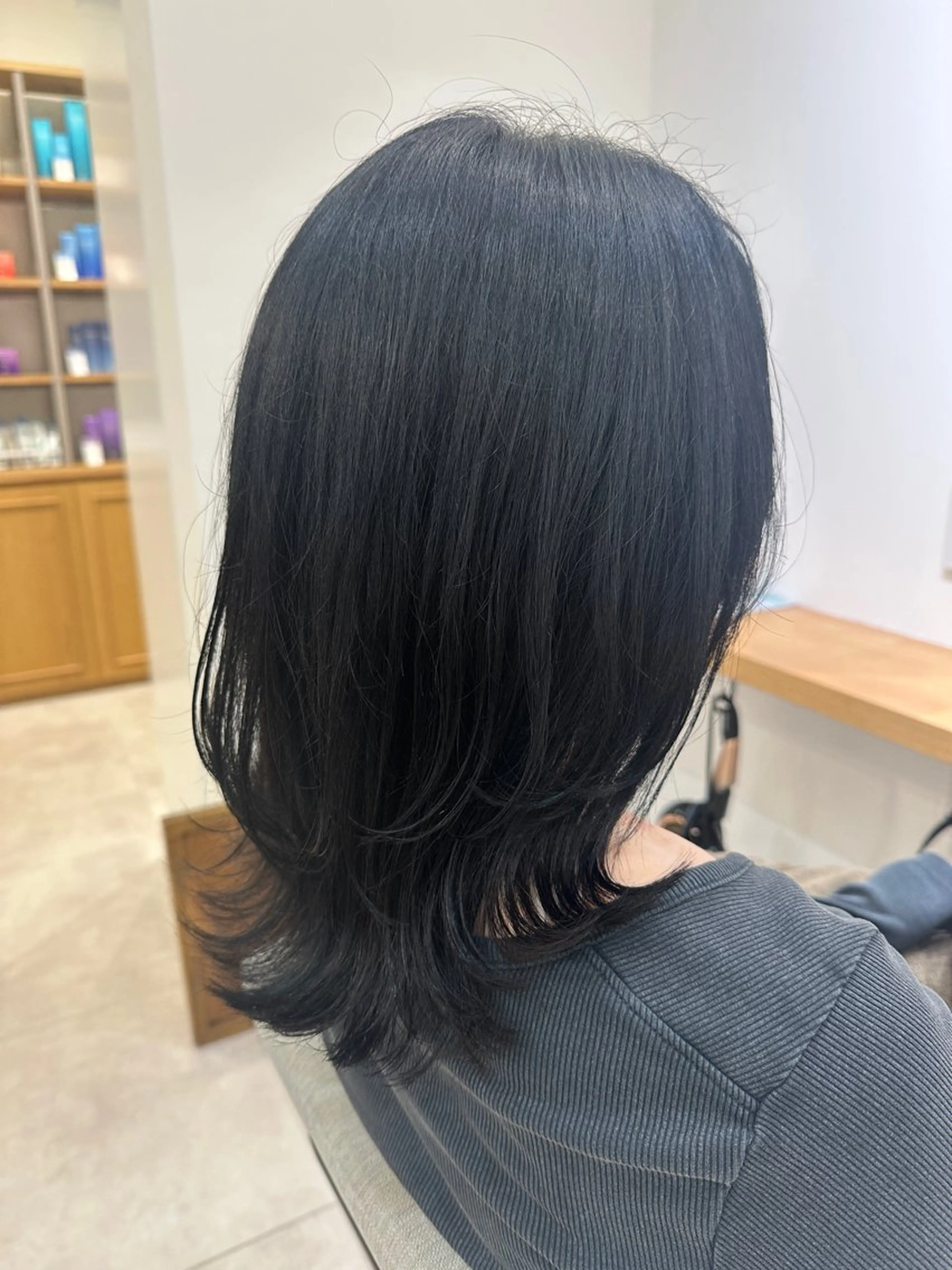 ミディアム レイヤーカット 石川 珠有のヘアスタイル