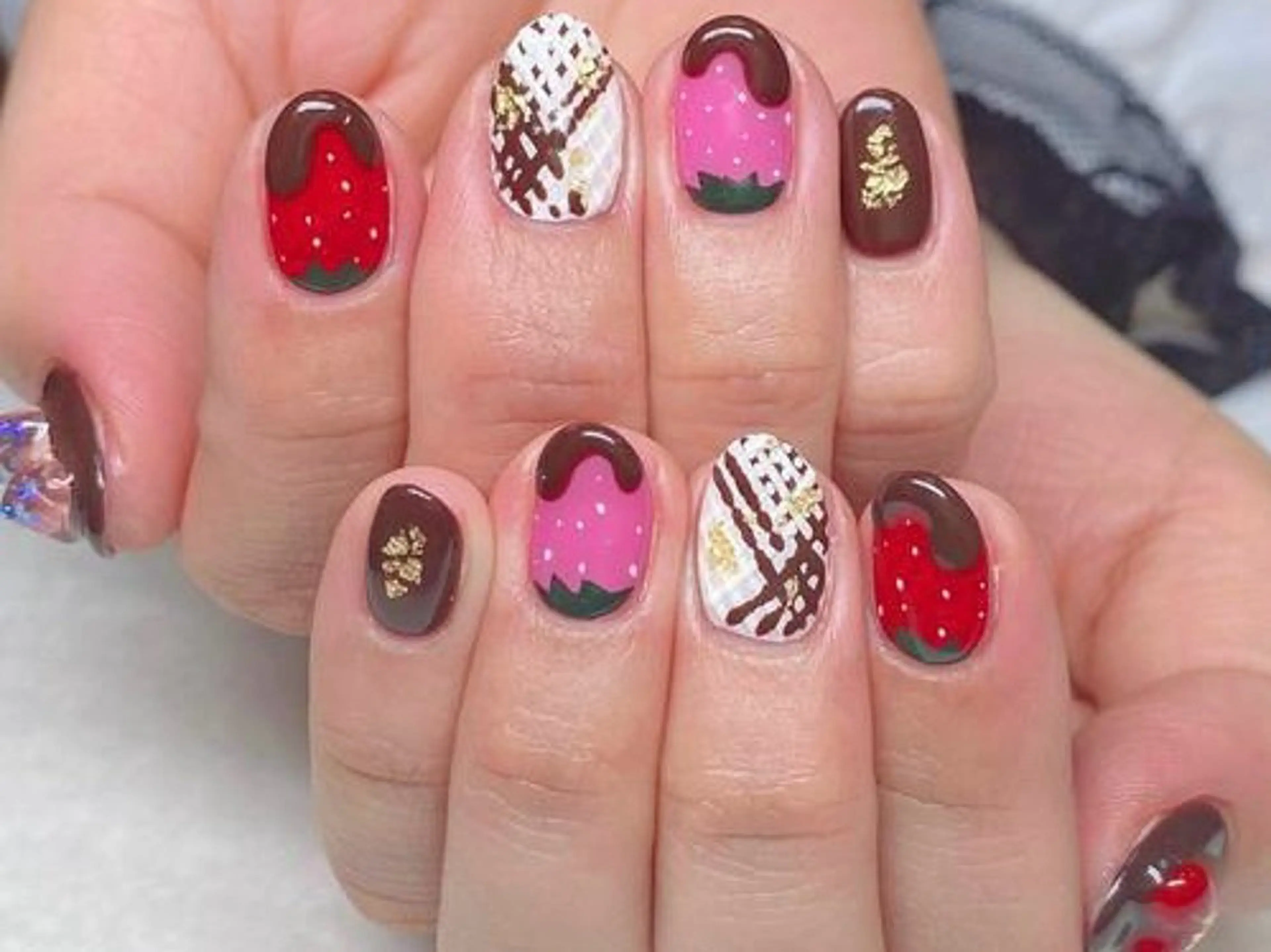 ネイル ジェルネイル 韓国ネイル マグネットネイル 持ち込み ワンカラーネイル ハンドネイル ハンドケア R1🎀Nail💕 池袋東口店のネイルデザイン
