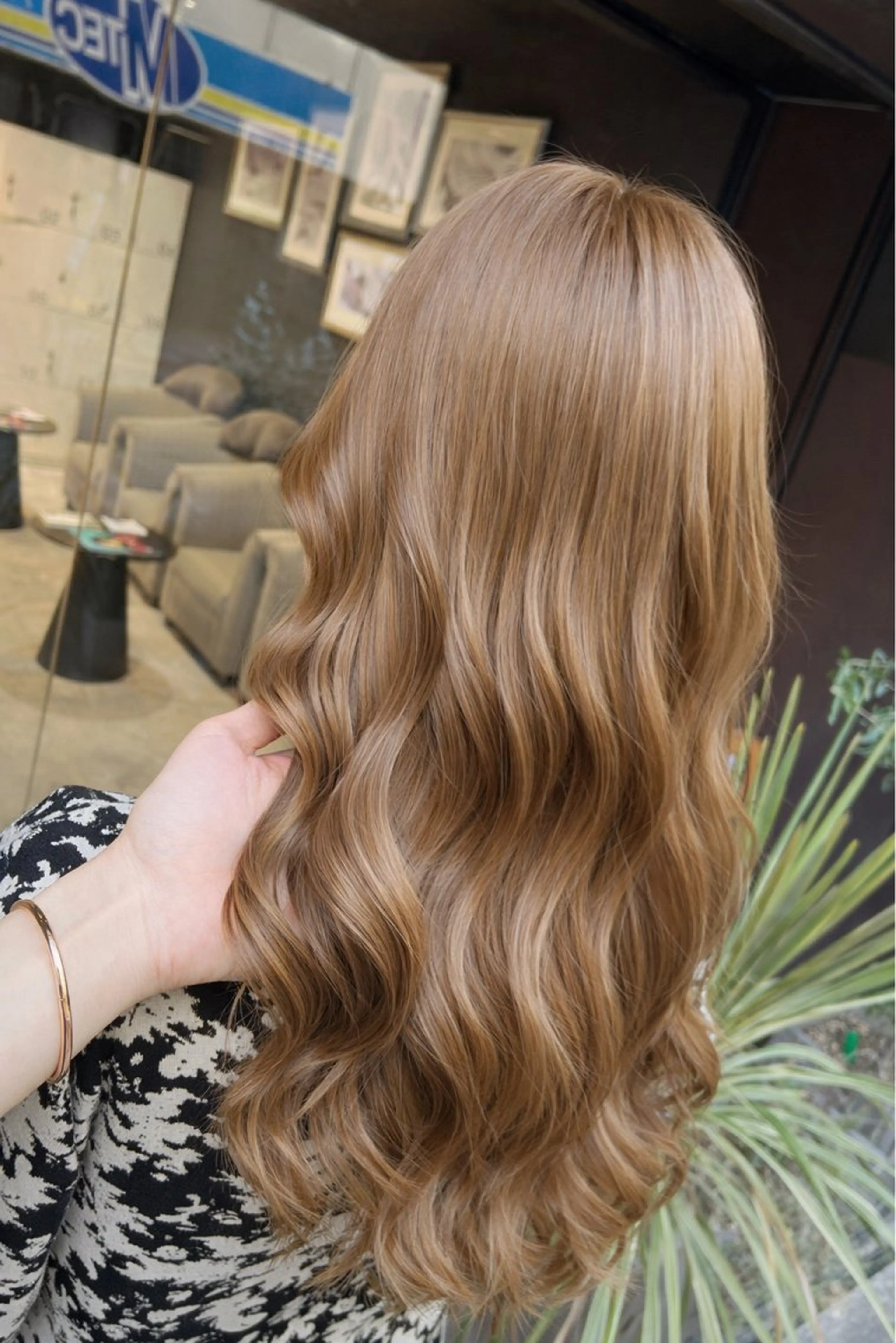 【当日限定】似合わせカット💇‍♀️＋透明感カラー(アドミオ.アディクシー.イルミナ) 🌈＋3stepトリートメント✨の写真