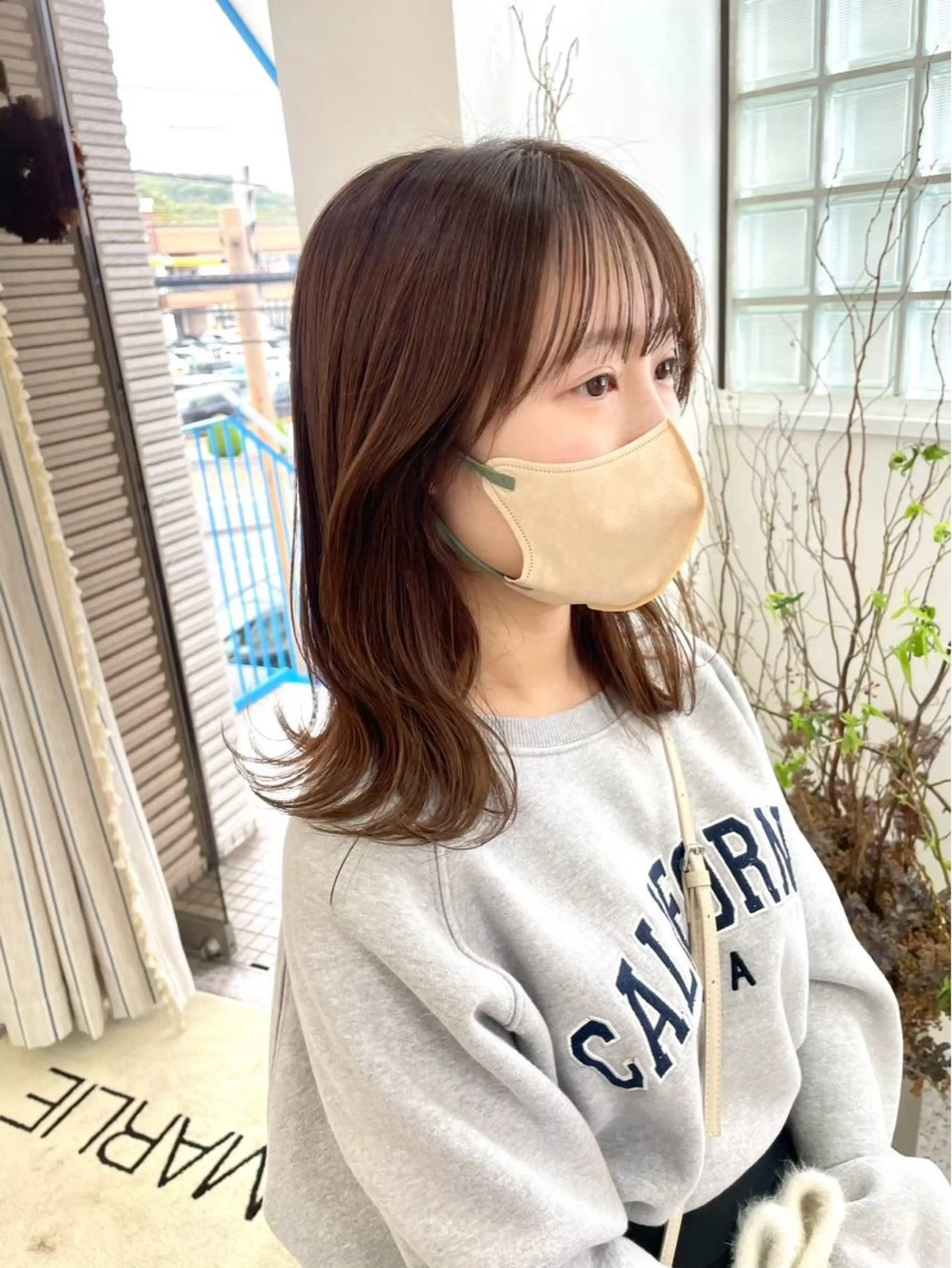 ミディアム カット ヘアカラー LOMARLIE / 𝐂𝐇𝐈𝐊𝐀のヘアスタイル