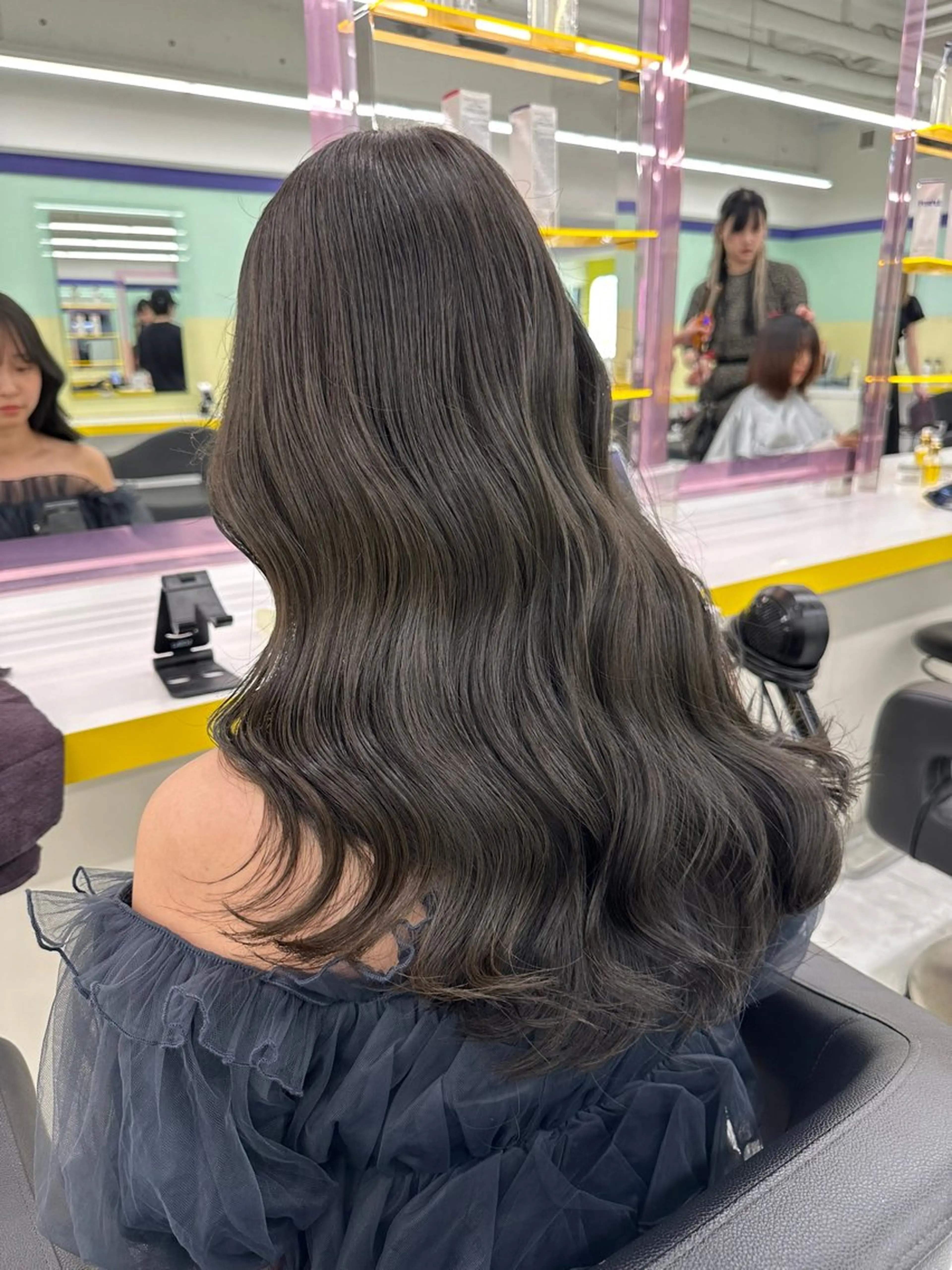 カラー ヘアカラー トリートメント 韓国レイヤー似合わせ 透明感カラー飛我💗のヘアスタイル