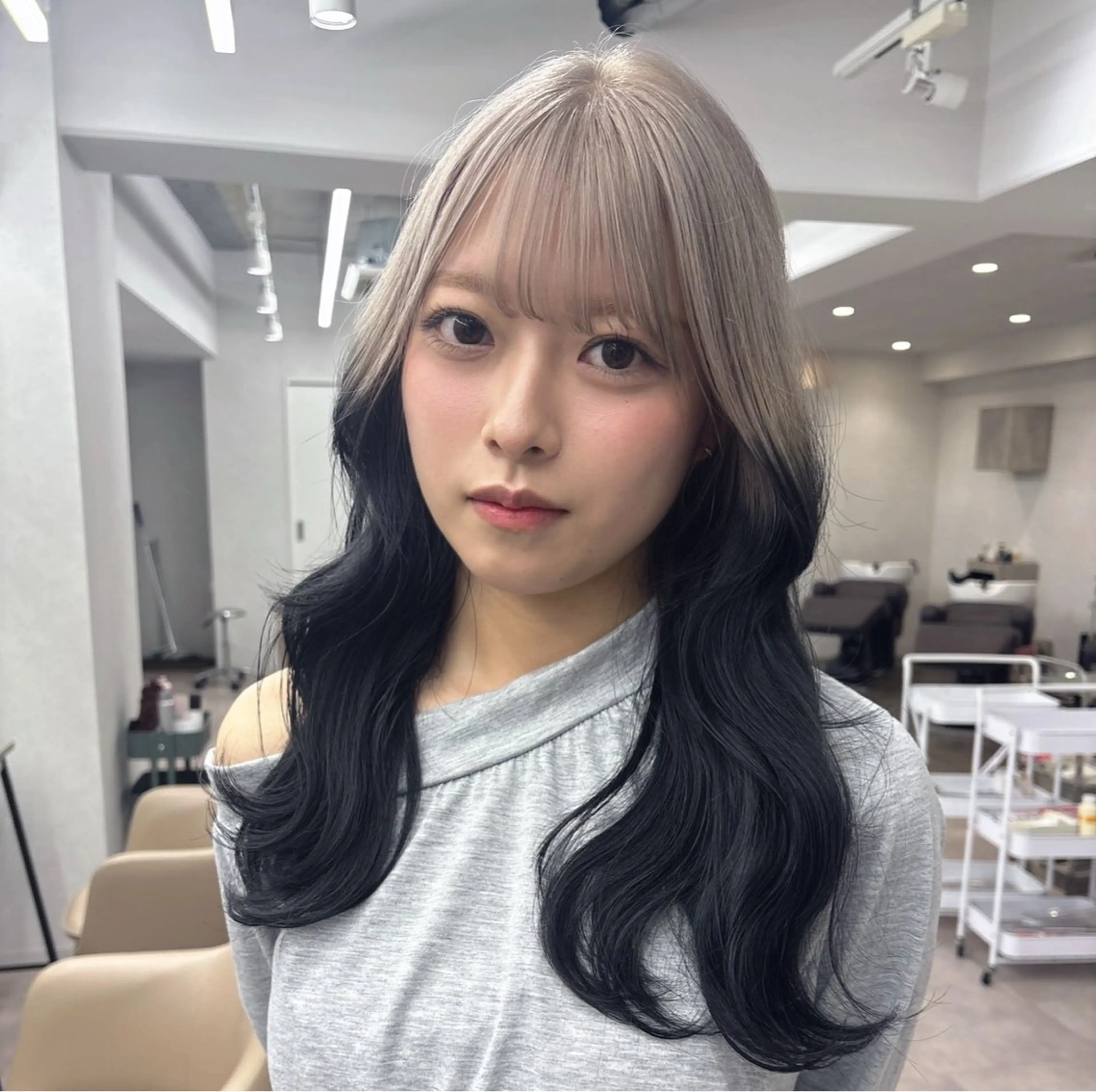 ロング カラー ヘアカラー トリートメント うる艶/ハイトーン 🎀hina🎀のヘアスタイル