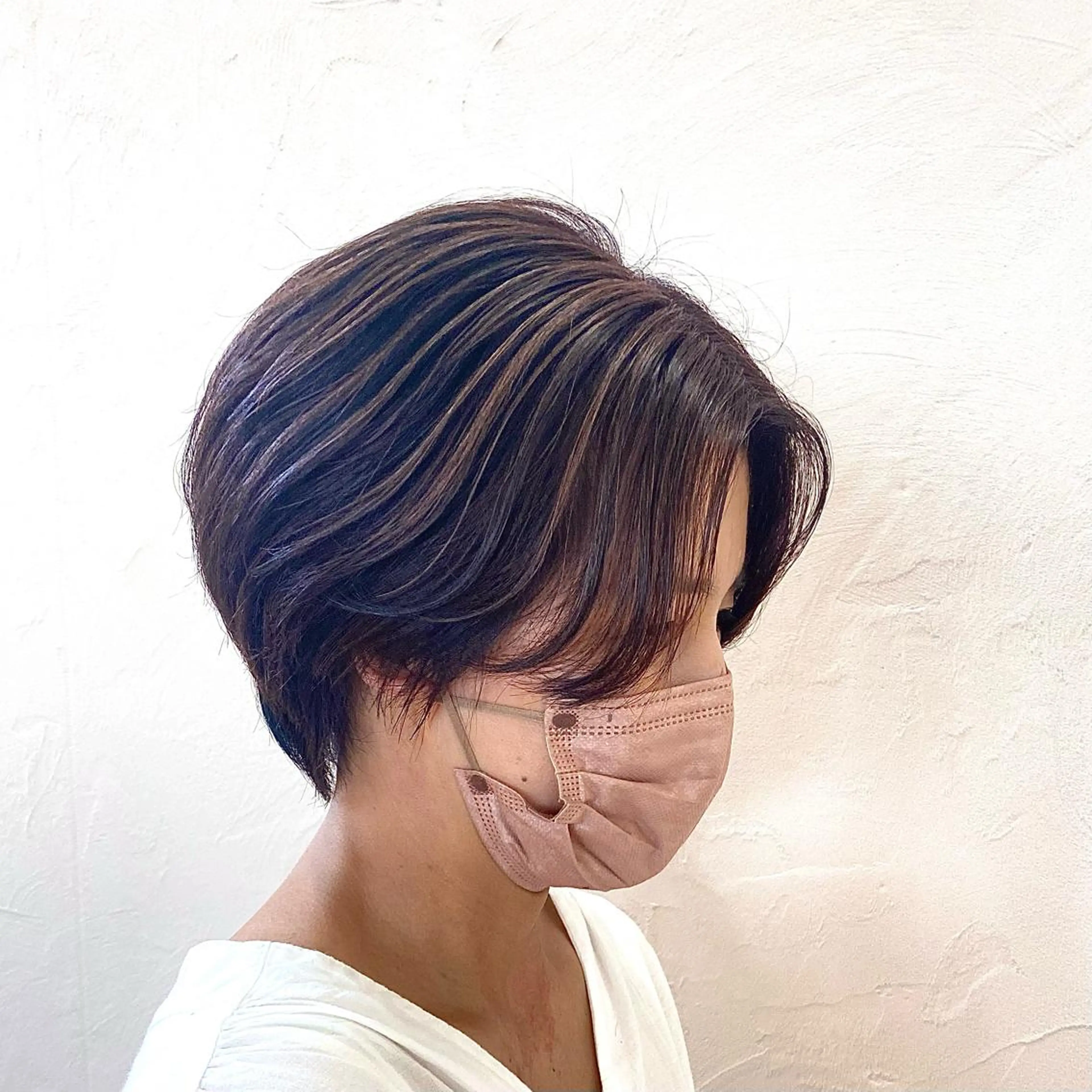 ショート カラー 横山ダブルカラー ハイライト透明感カラのヘアスタイル