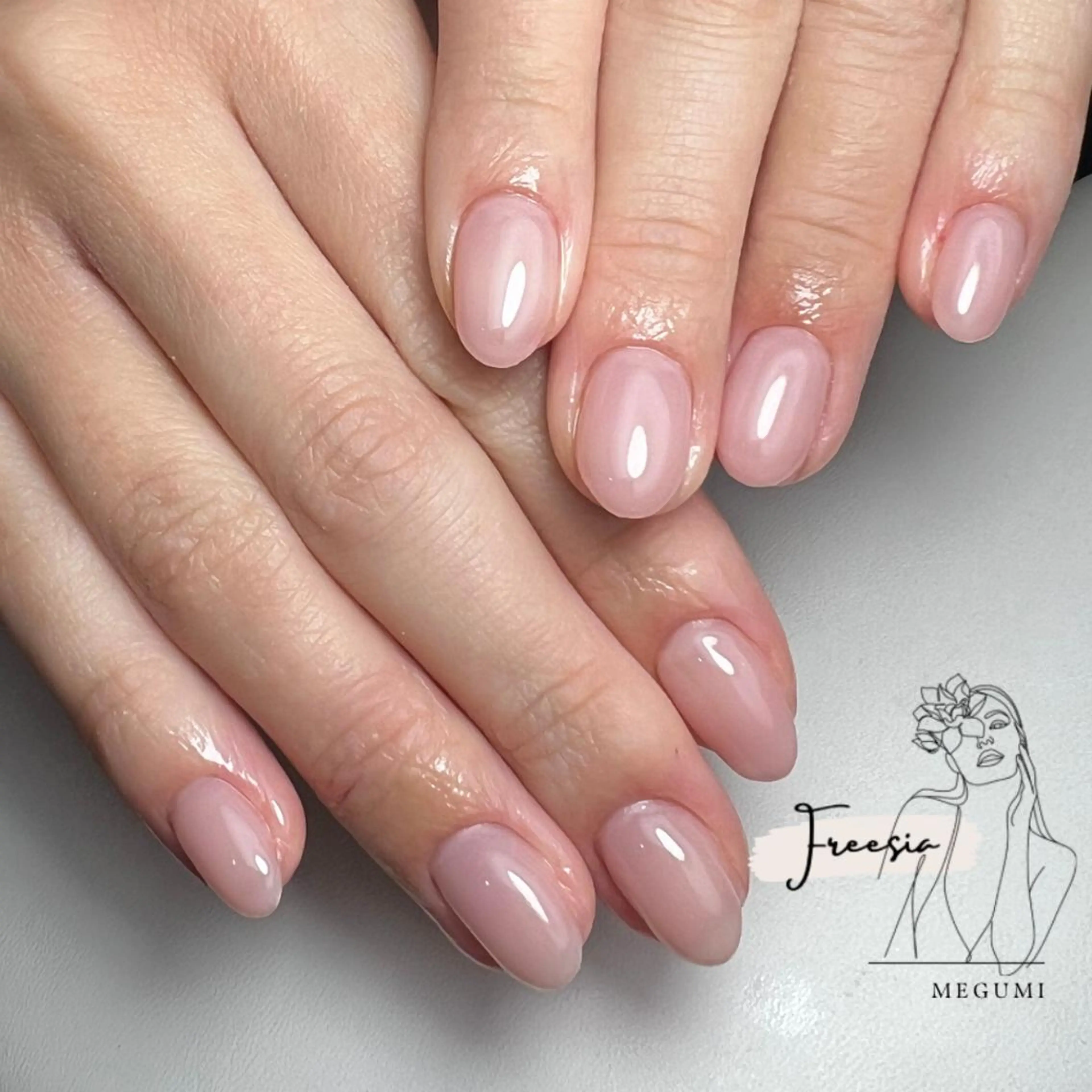 ネイル 氷ネイル・うるうるネイル オフィスネイル ワンカラーネイル シンプルネイル ハンドネイル New open✨ 井土ヶ谷店 Meguのネイルデザイン