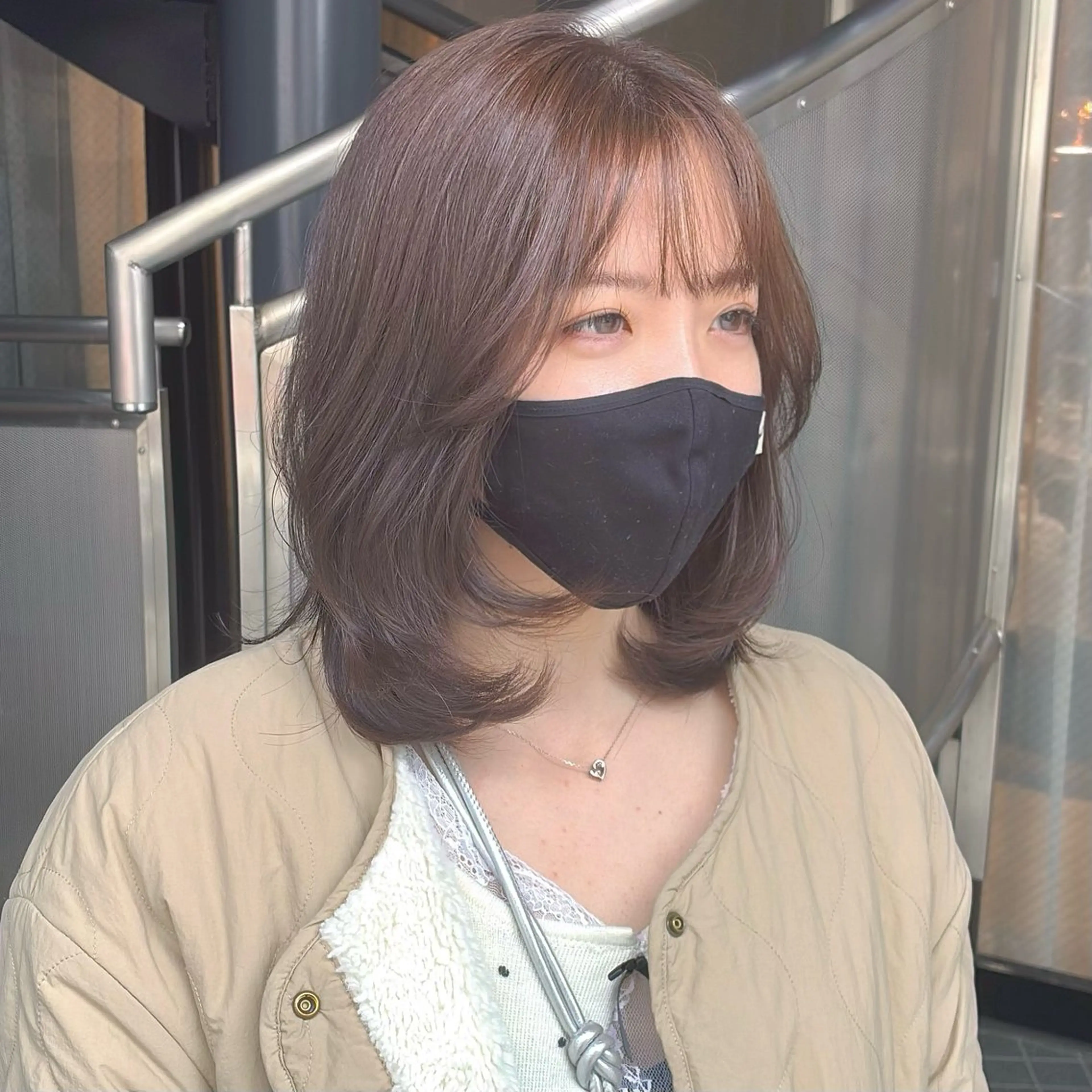 ミディアム レイヤーカット カット ヘアカラー calna 古賀 菜摘のヘアスタイル