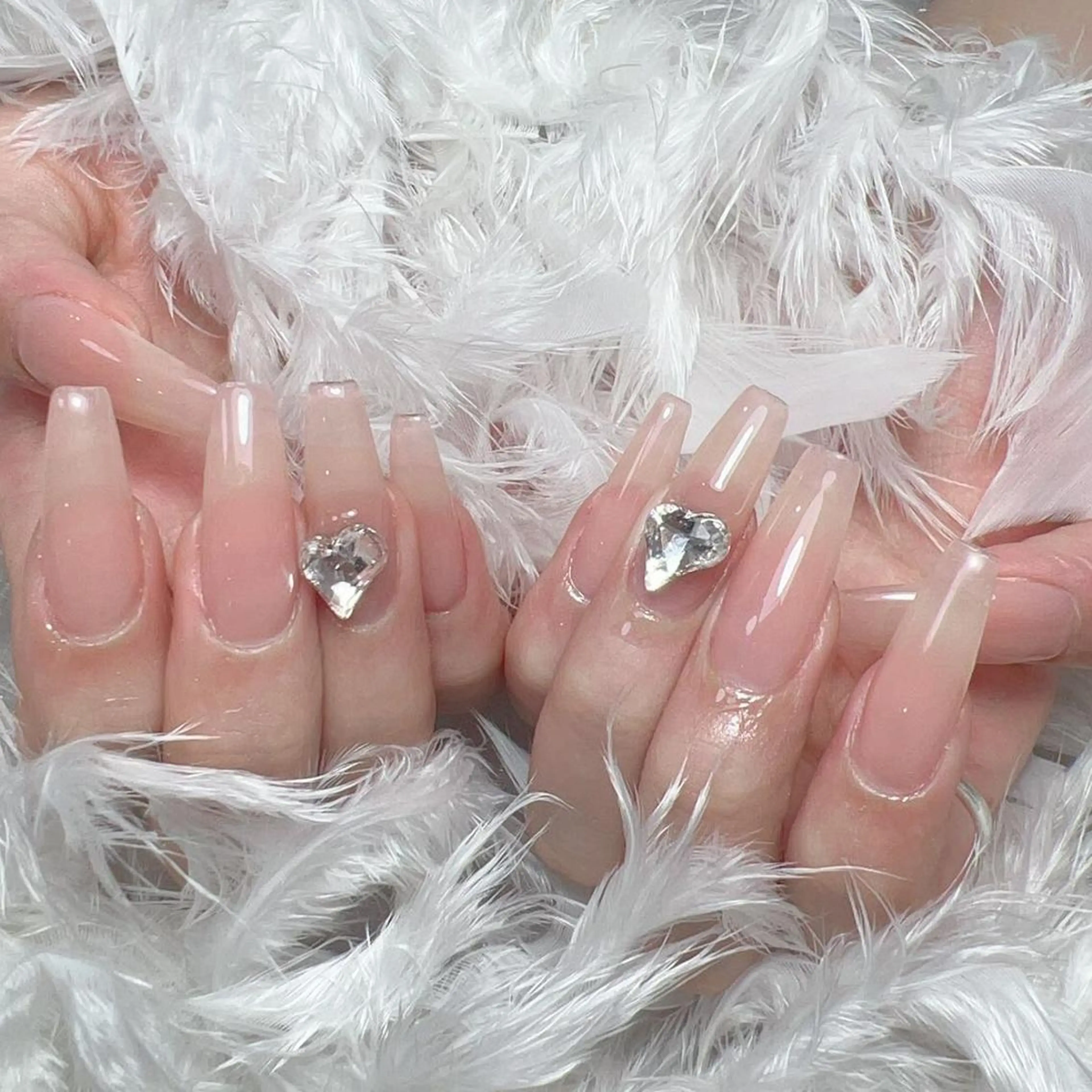 ネイル アートネイル オーロラネイル ガーリー キラキラネイル マグネットネイル Leah 💅のネイルデザイン