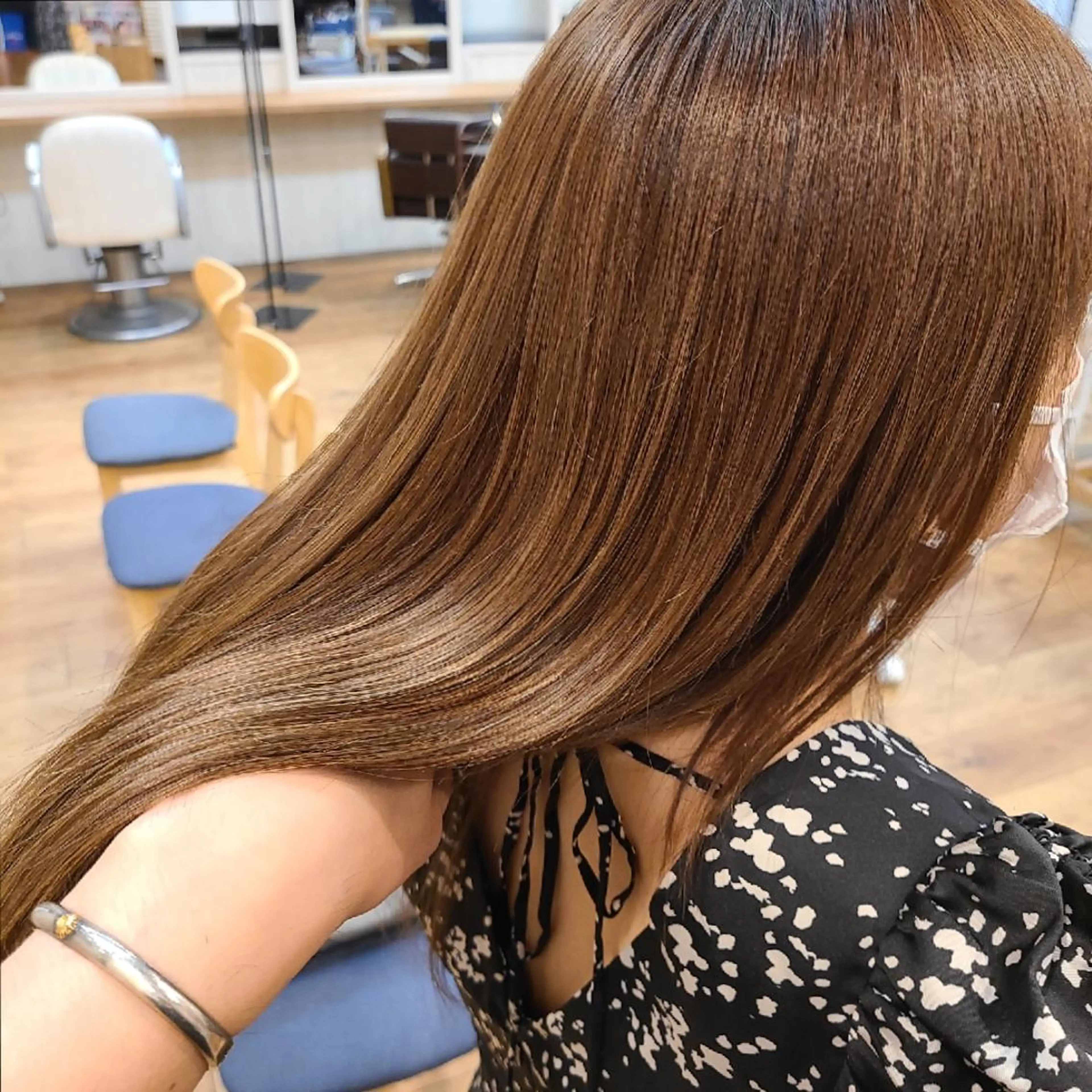 ロング カラー ベージュカラー イルミナカラー カット ヘアカラー トリートメント 【ネウィ天王寺 】seiyaのヘアスタイル