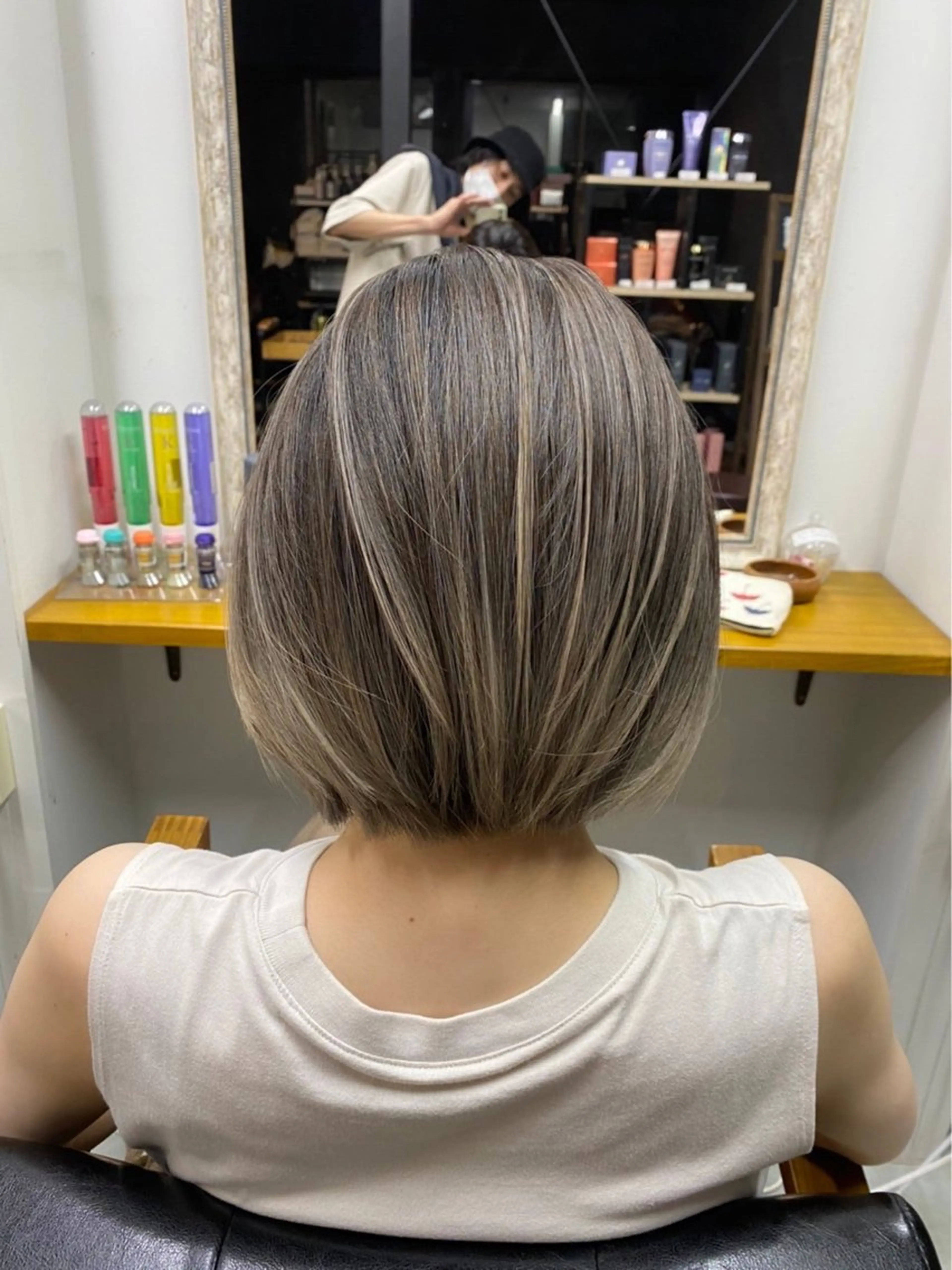 ミディアム anyhow academyのヘアスタイル