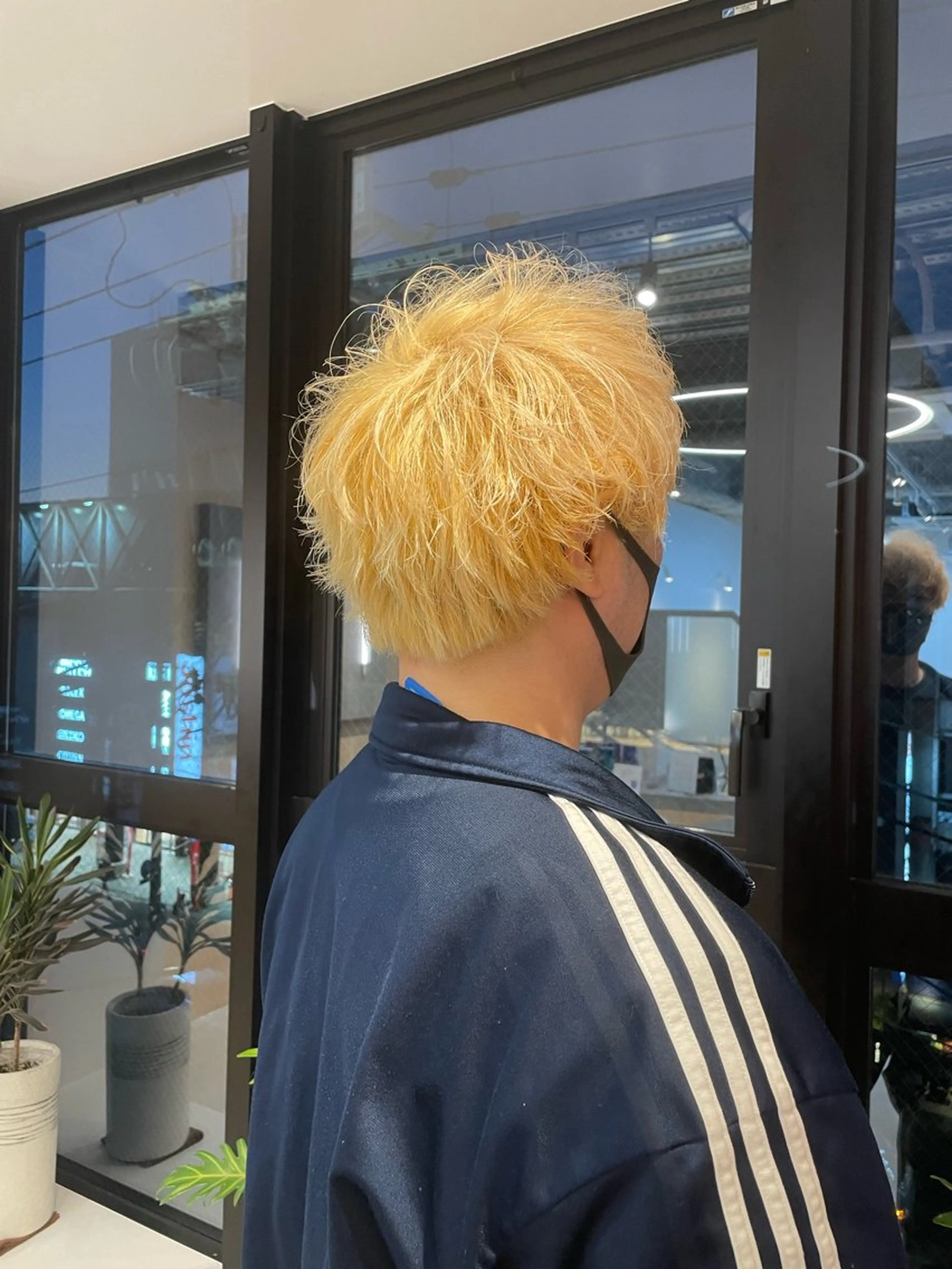 ショート カラー メンズ メンズブリーチ メンズインナーカラー ブリーチ ダブルカラー インナーカラー sida西院店/ 西村真夜のヘアスタイル