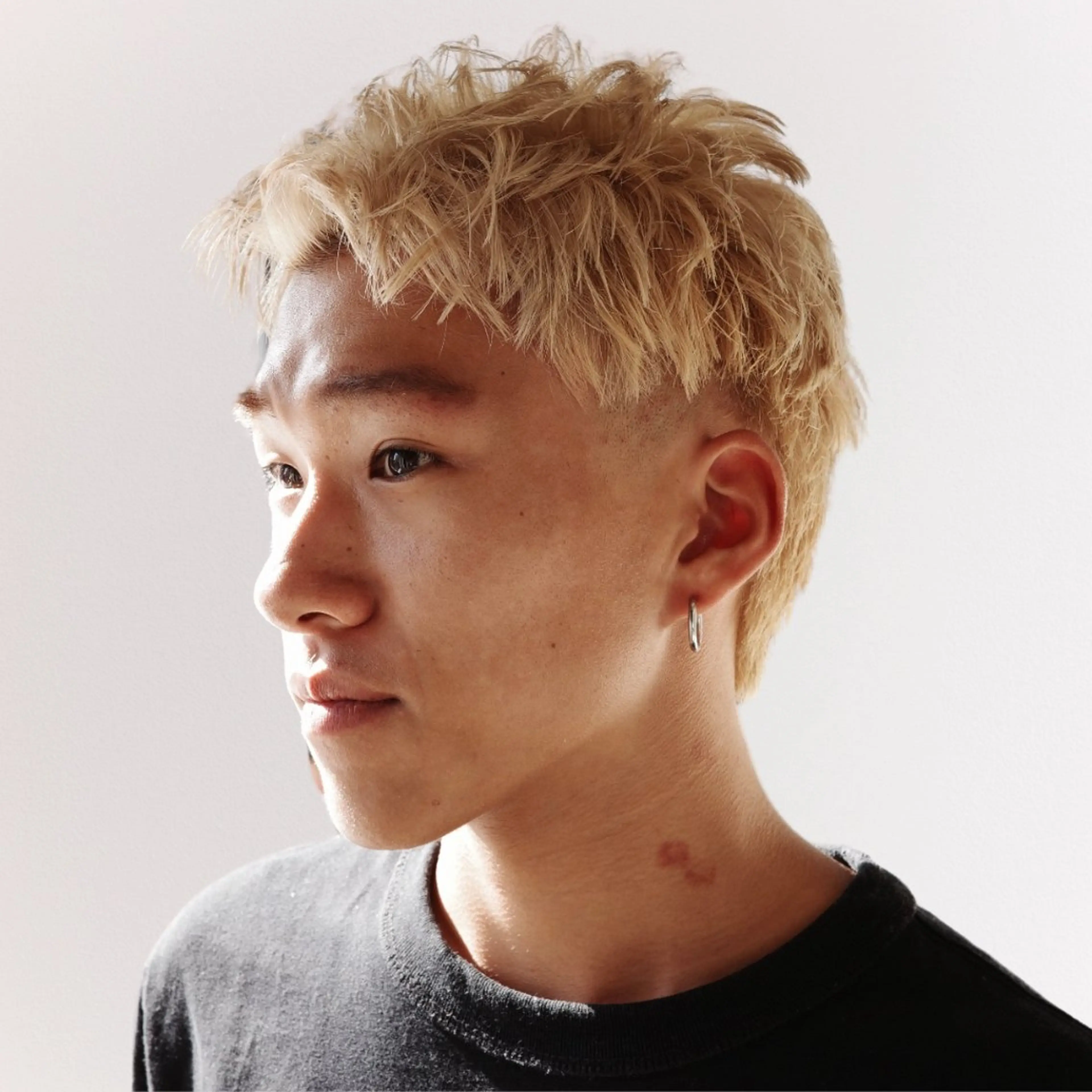 ショート カラー ナチュラルに目を惹く デザイン/KOHNOのヘアスタイル