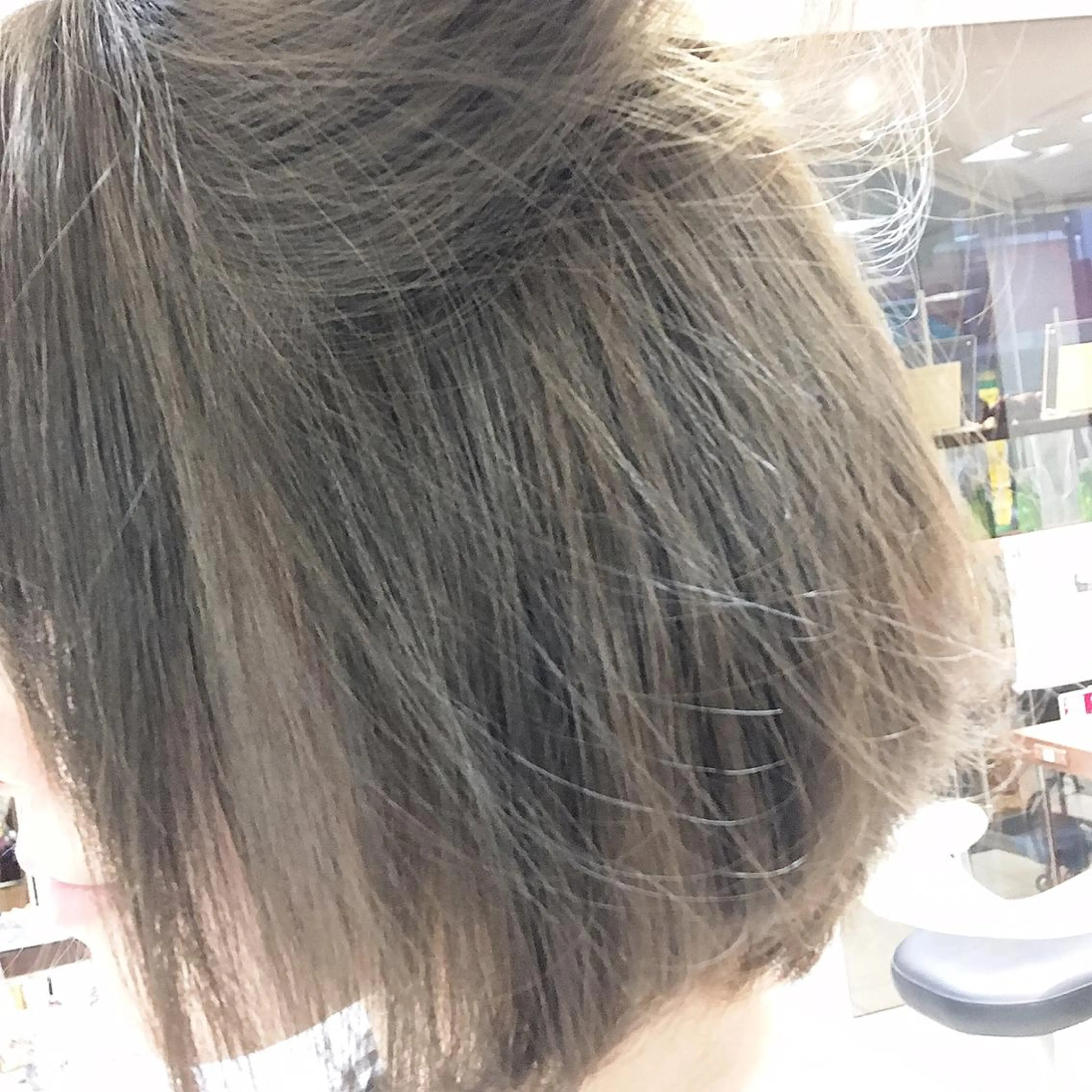 ショート カラー アディクシーカラー アッシュ ブリーチ 透明感カラー ハイライトカラー 【Sweep】おじま のぞみのヘアスタイル