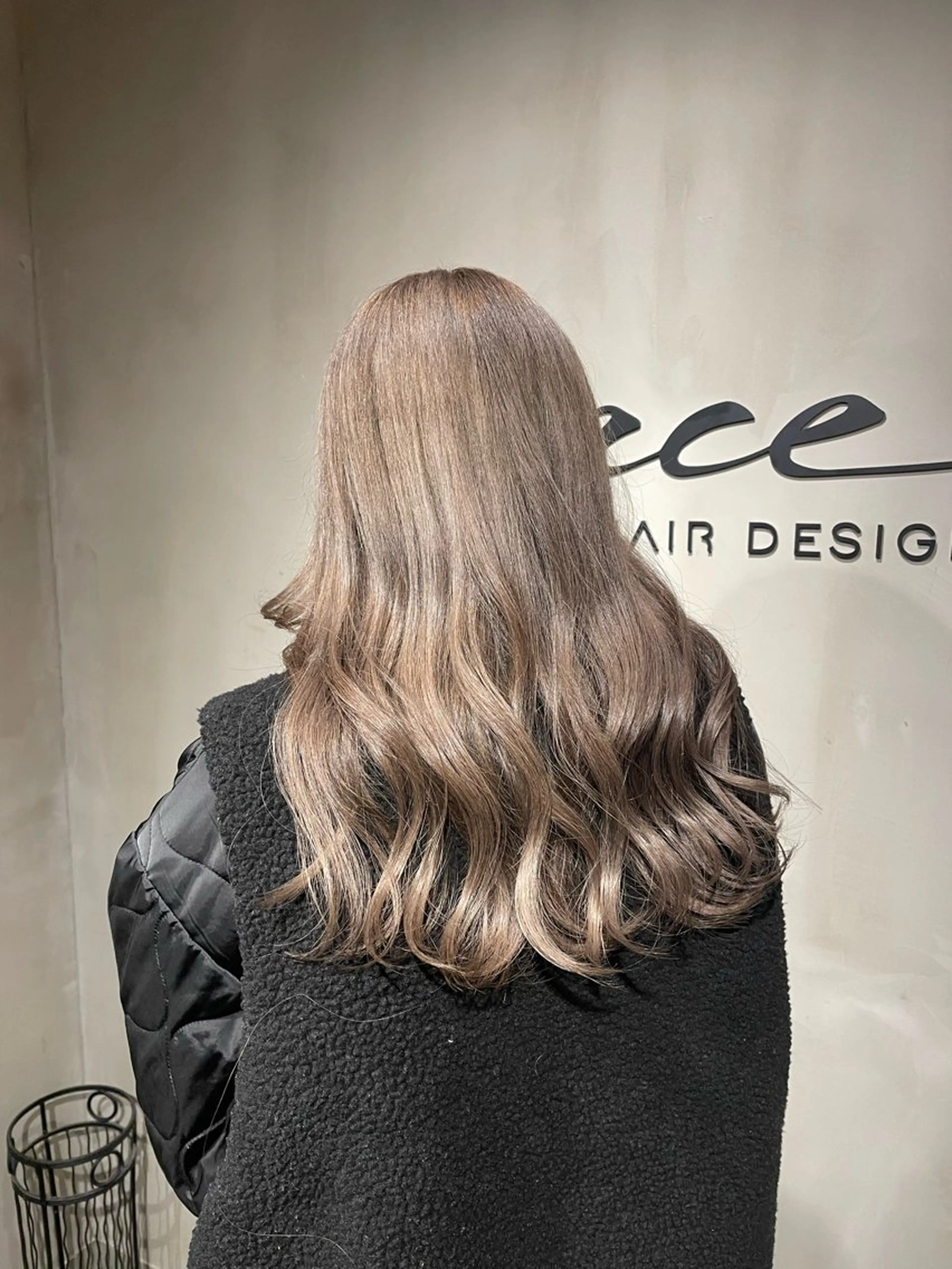 ロング カラー ブリーチ 抜きっぱなしブロンド ブロンド グレージュ 艶感/レイヤーカット 🌐Taketoのヘアスタイル