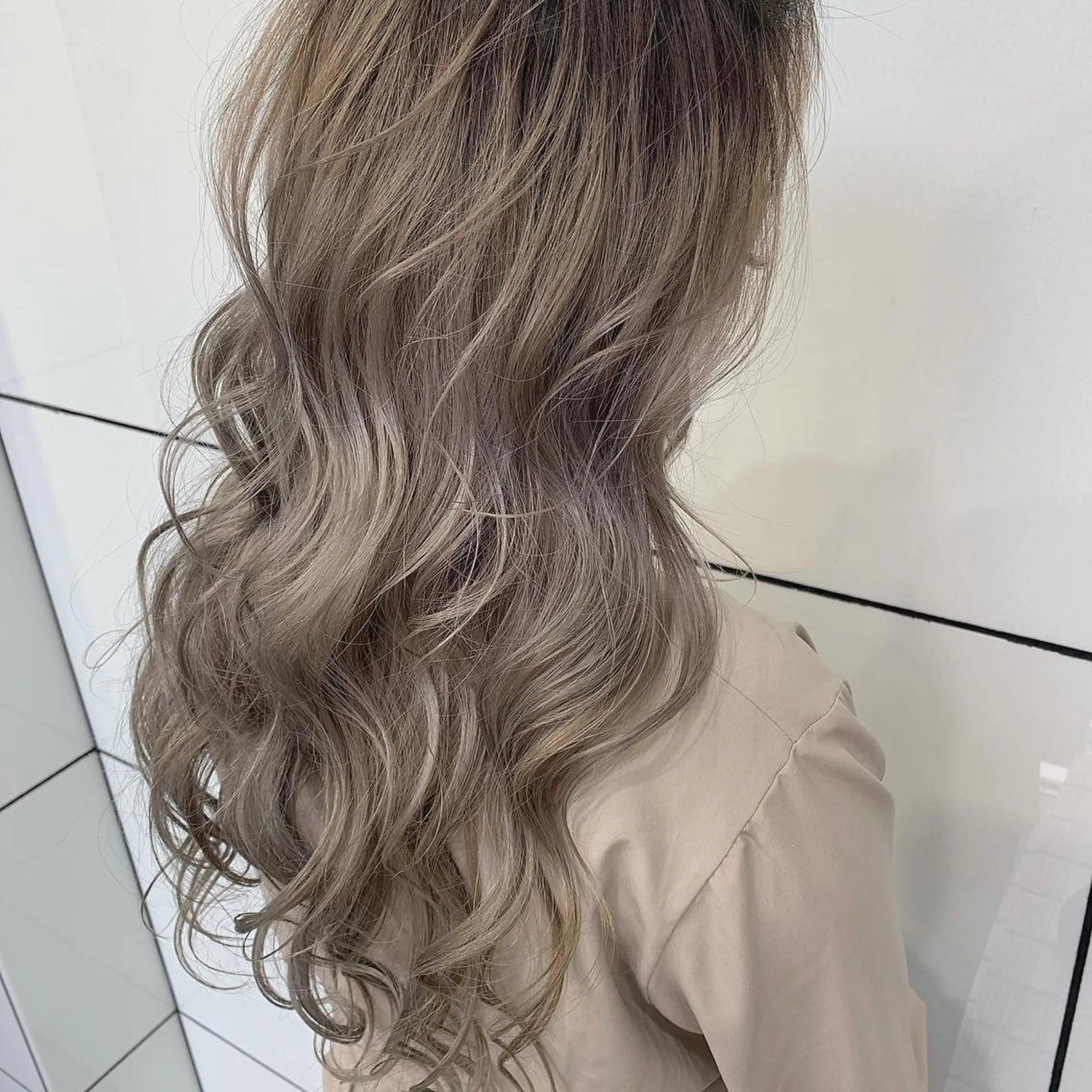 ロング ヘアカラー 韓国ヘア🦋 MIYUのヘアスタイル