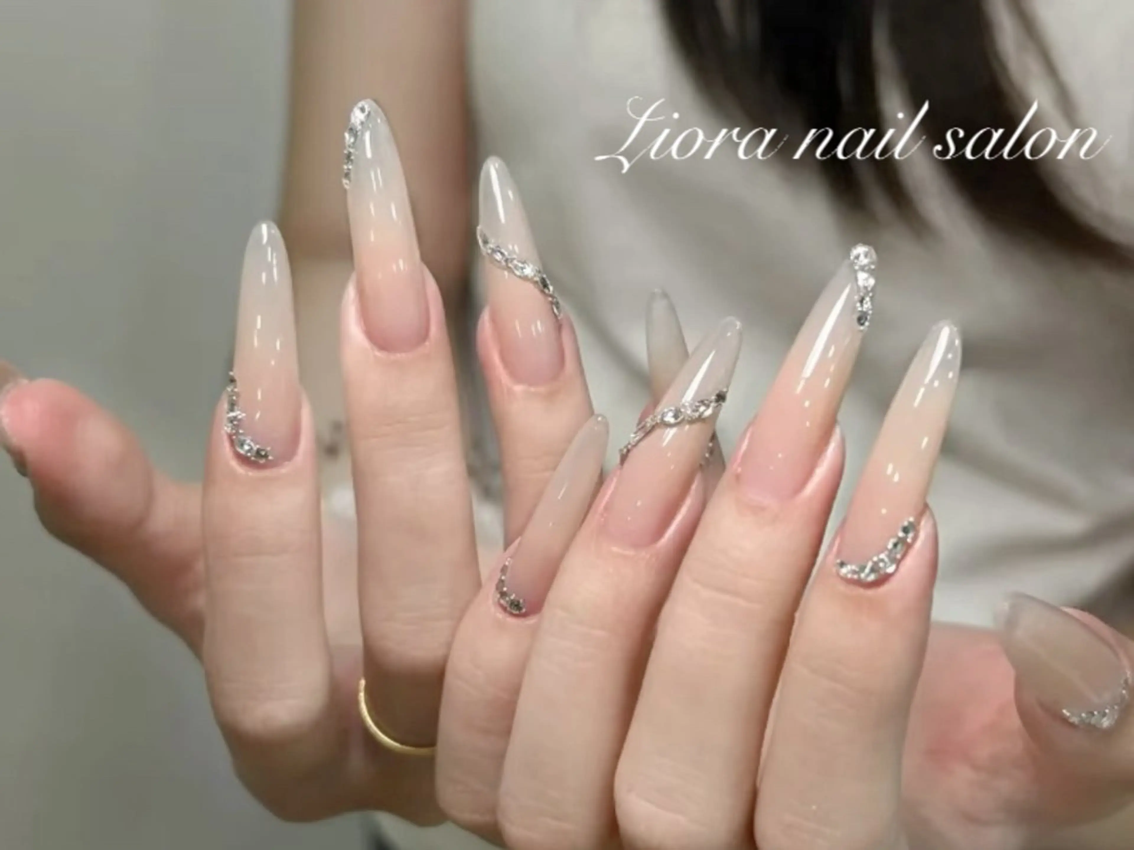 ネイル フレンチネイル ジェルネイル ガーリー グラデーション キラキラネイル ハンドネイル Liora nail スカルプ専門店のネイルデザイン