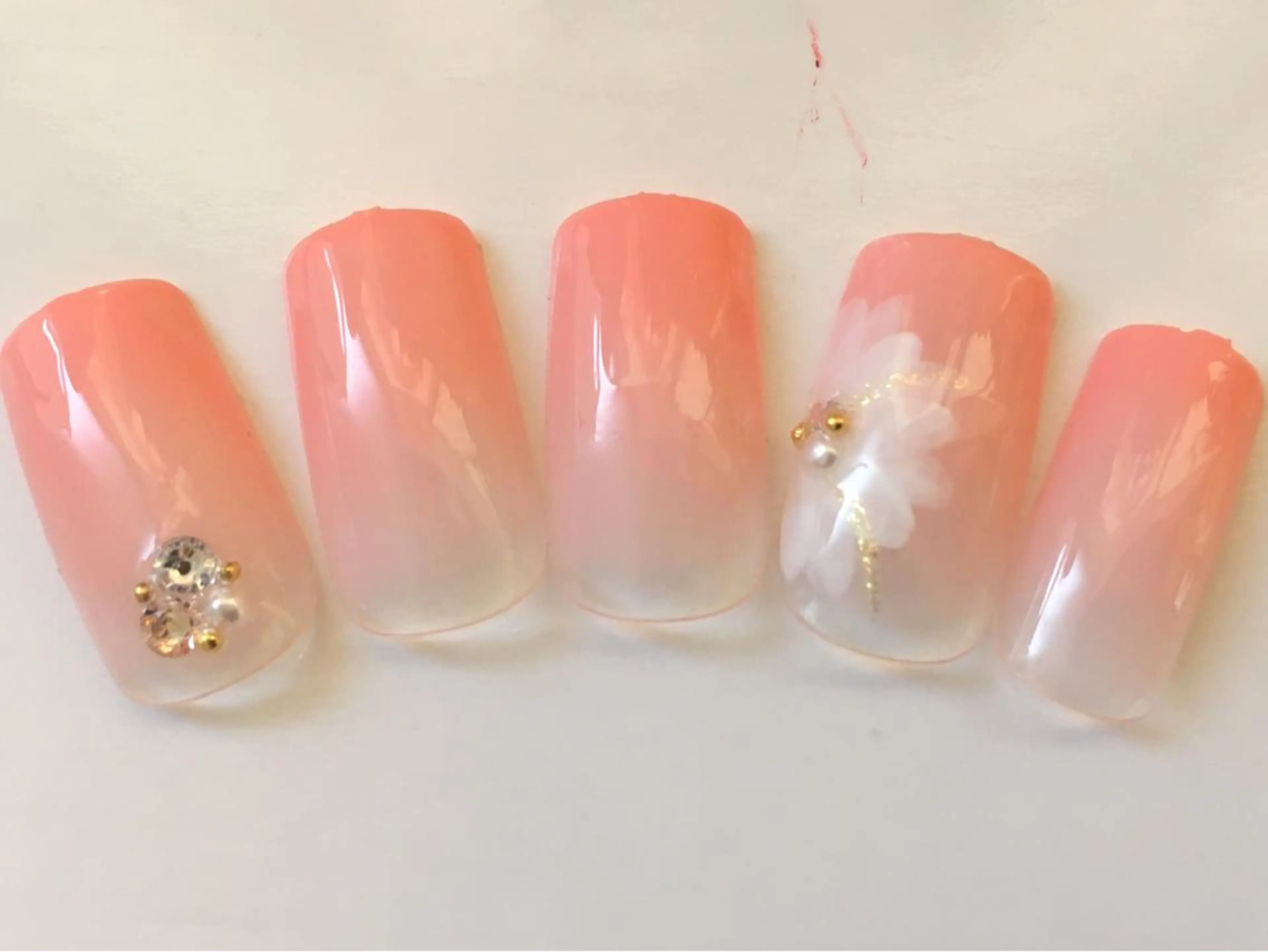 ネイル imymemine所属・渡邊 束紗のネイルデザイン