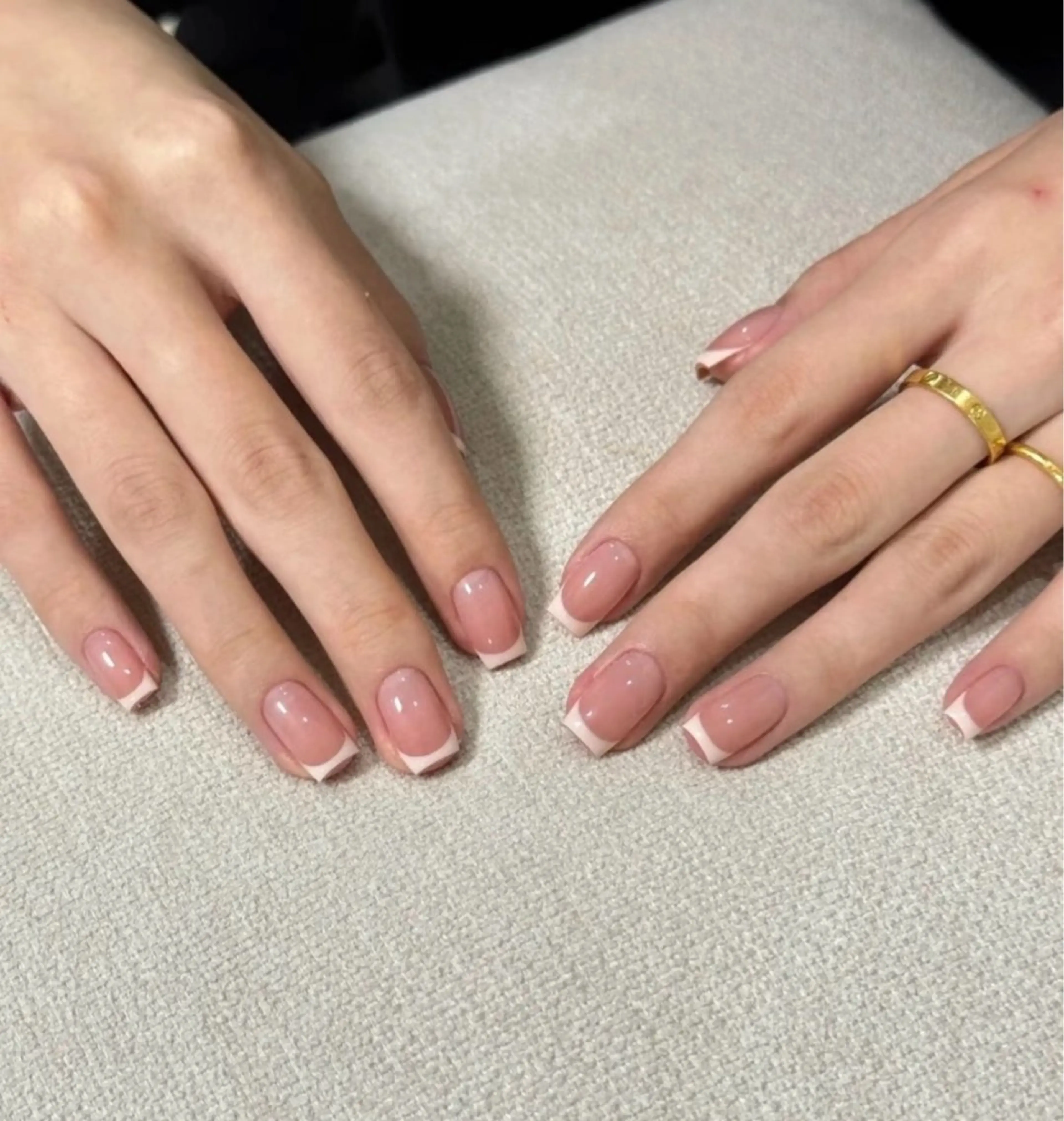 ⭐️新店キャンペーン中，セール★王道フレンチ【初回ソフトジェルオフ無料】フレンチ (カラー/スキニー/ラメ ベース)の写真