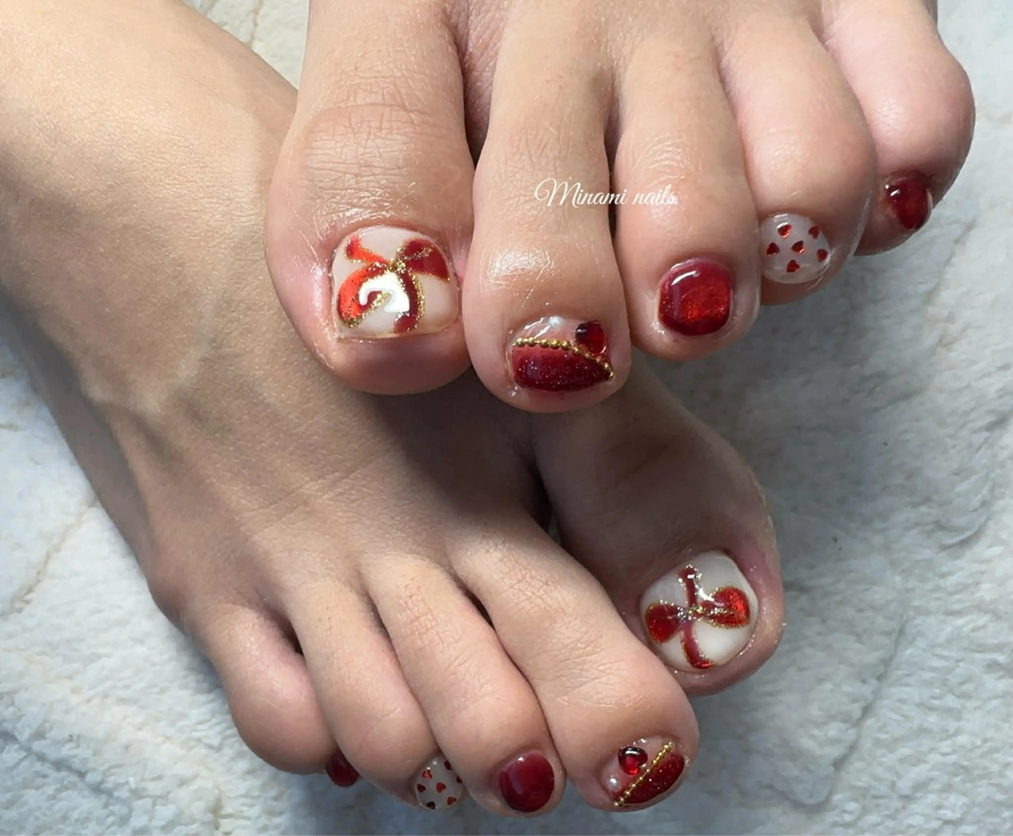 ネイル アートネイル フットネイル 赤色 リボン Minami Nailsのネイルデザイン
