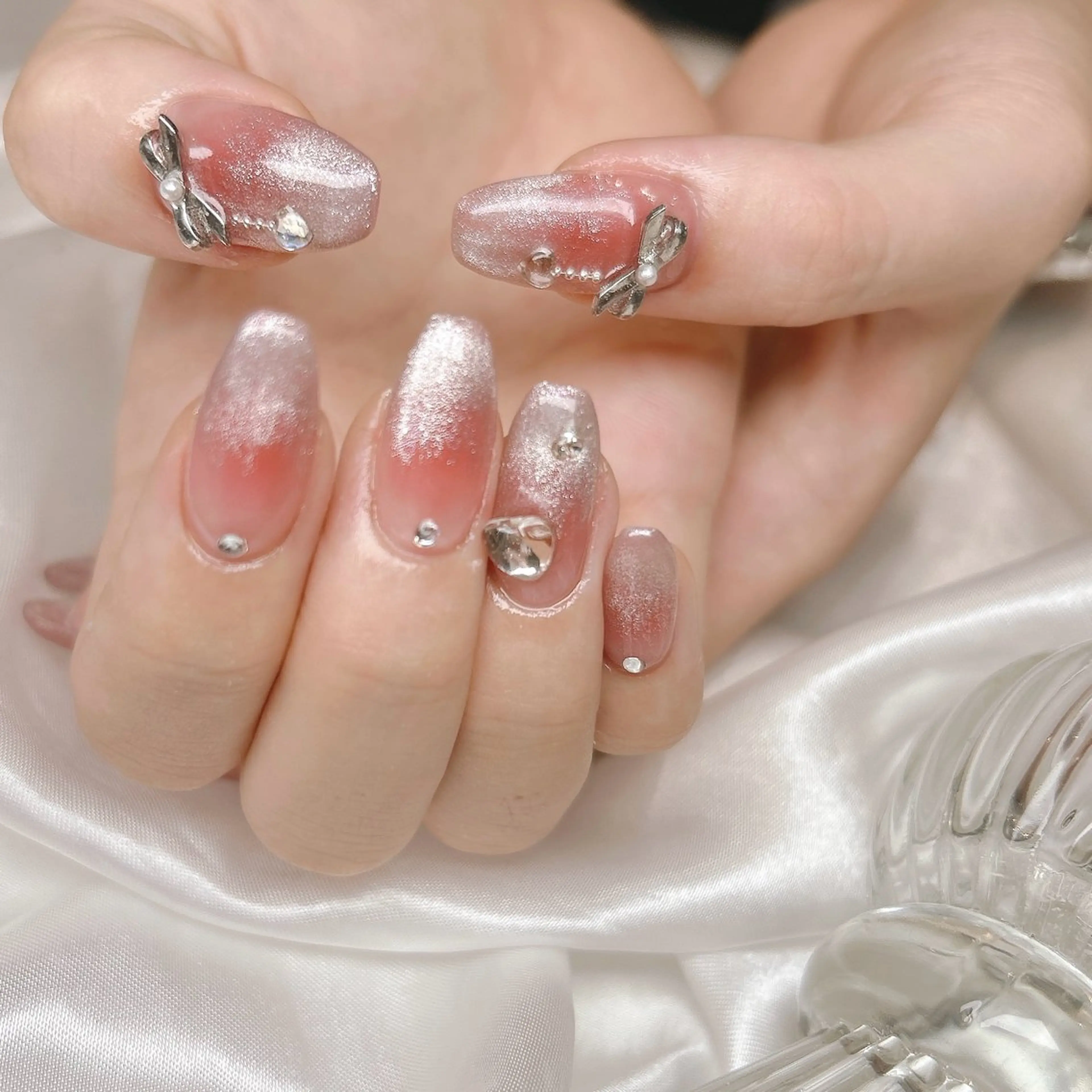 ネイル チークネイル グラデーション マグネットネイル リボン ハンドネイル junna 金山.東別院.上前津のネイルデザイン