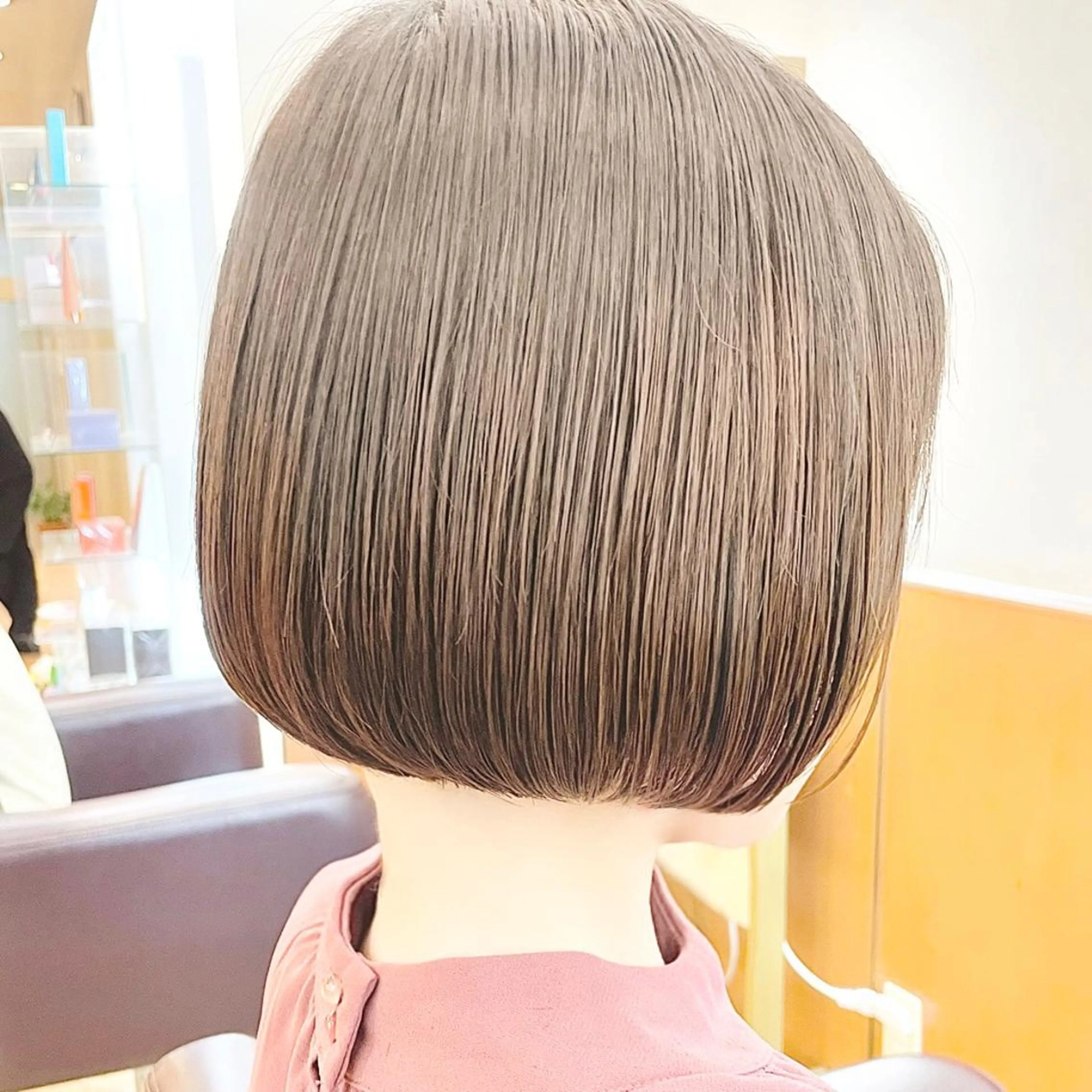 セミロング カラー ヘアアレンジ キッズ ワンレンボブ ベージュカラー デザインカラー フォギーベージュ グレージュ カット ヘアカラー トリートメント さわ きょうすけ/ ボブ髪質改善ショートのヘアスタイル