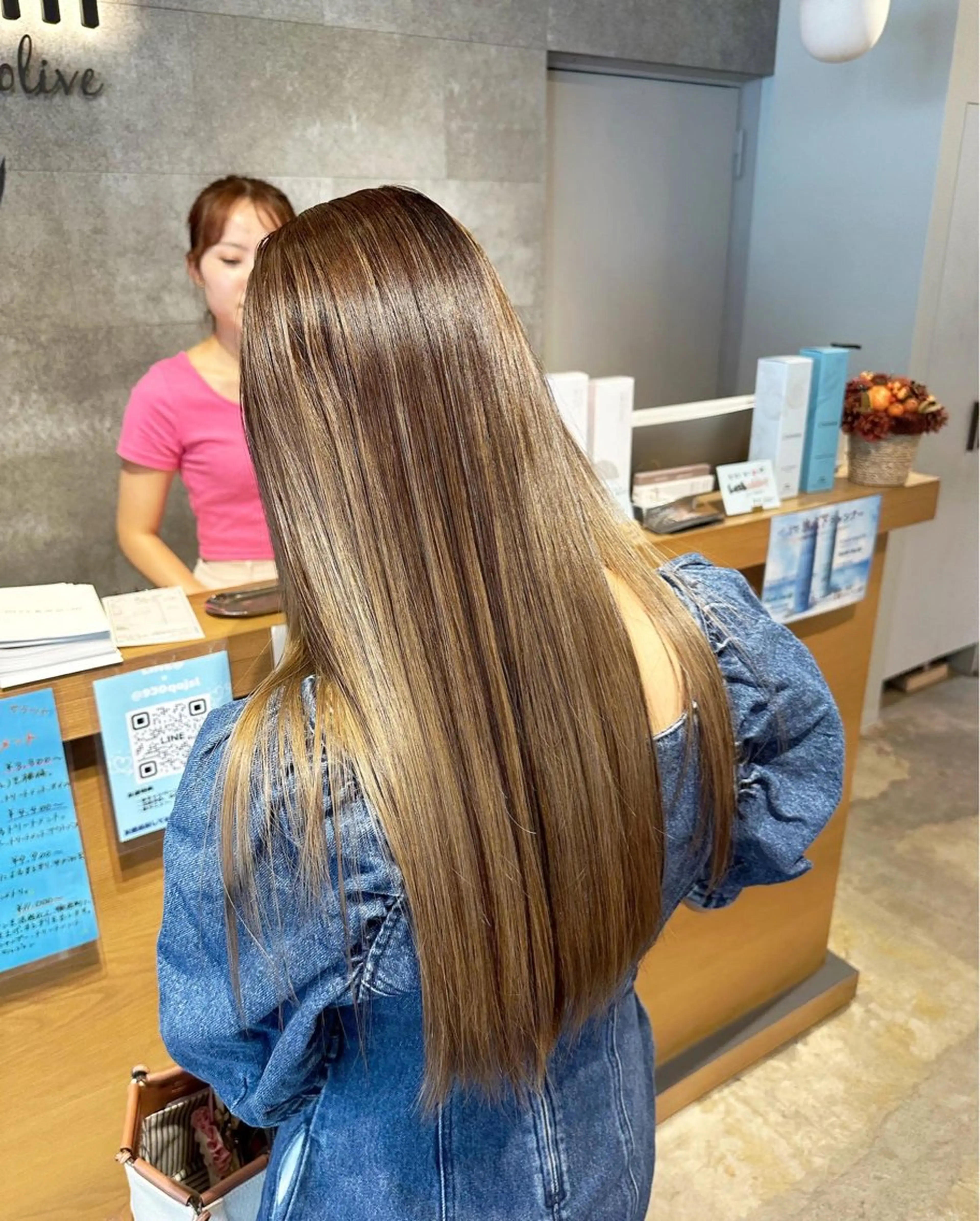 ロング カラー バレイヤージュ レイヤーカット ヘアカラー AIRI 🐈‍⬛のヘアスタイル