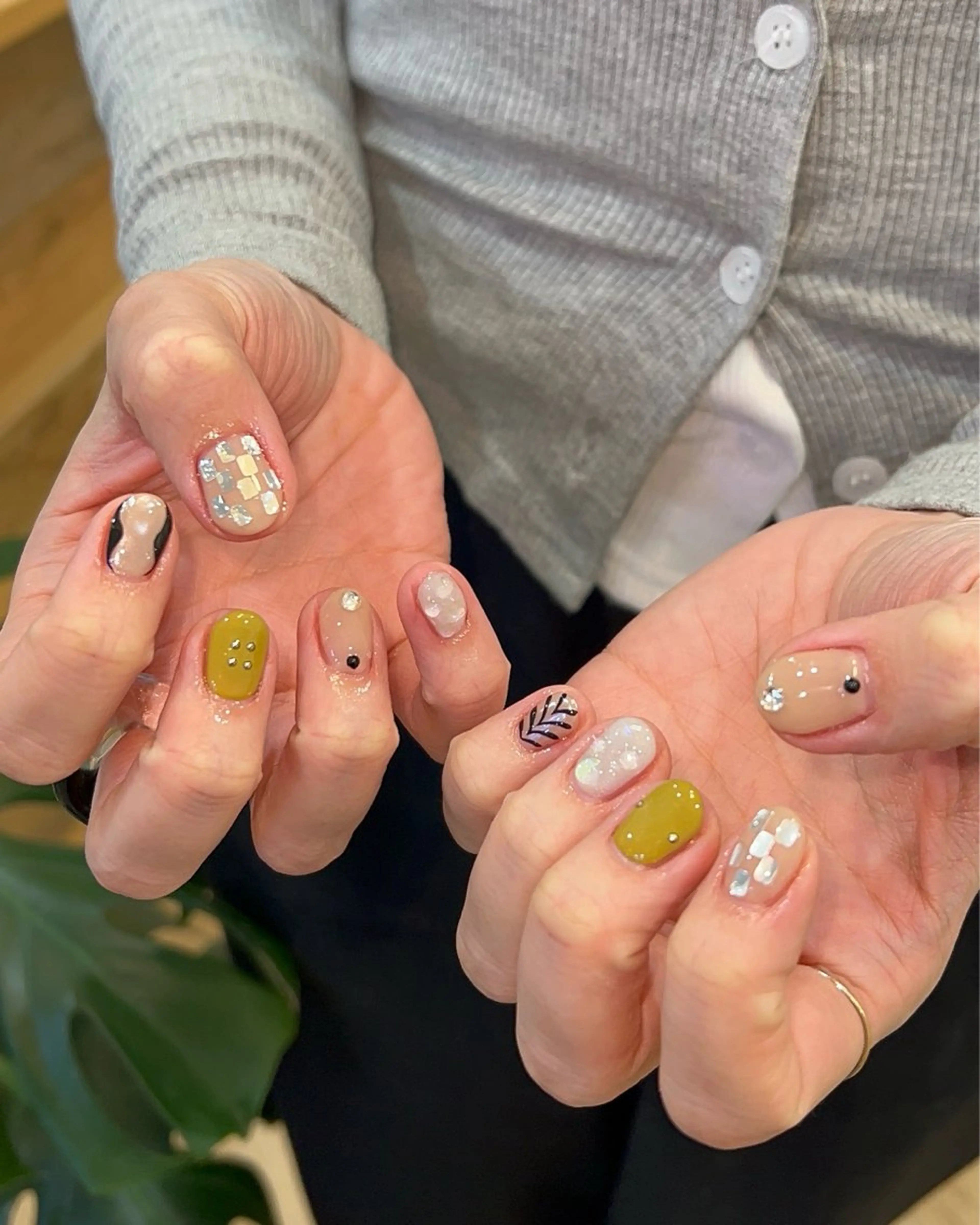 ネイル ハンドネイル フットネイル ハンドケア Nes.Nail所属・Miyagi Asamiのネイルデザイン