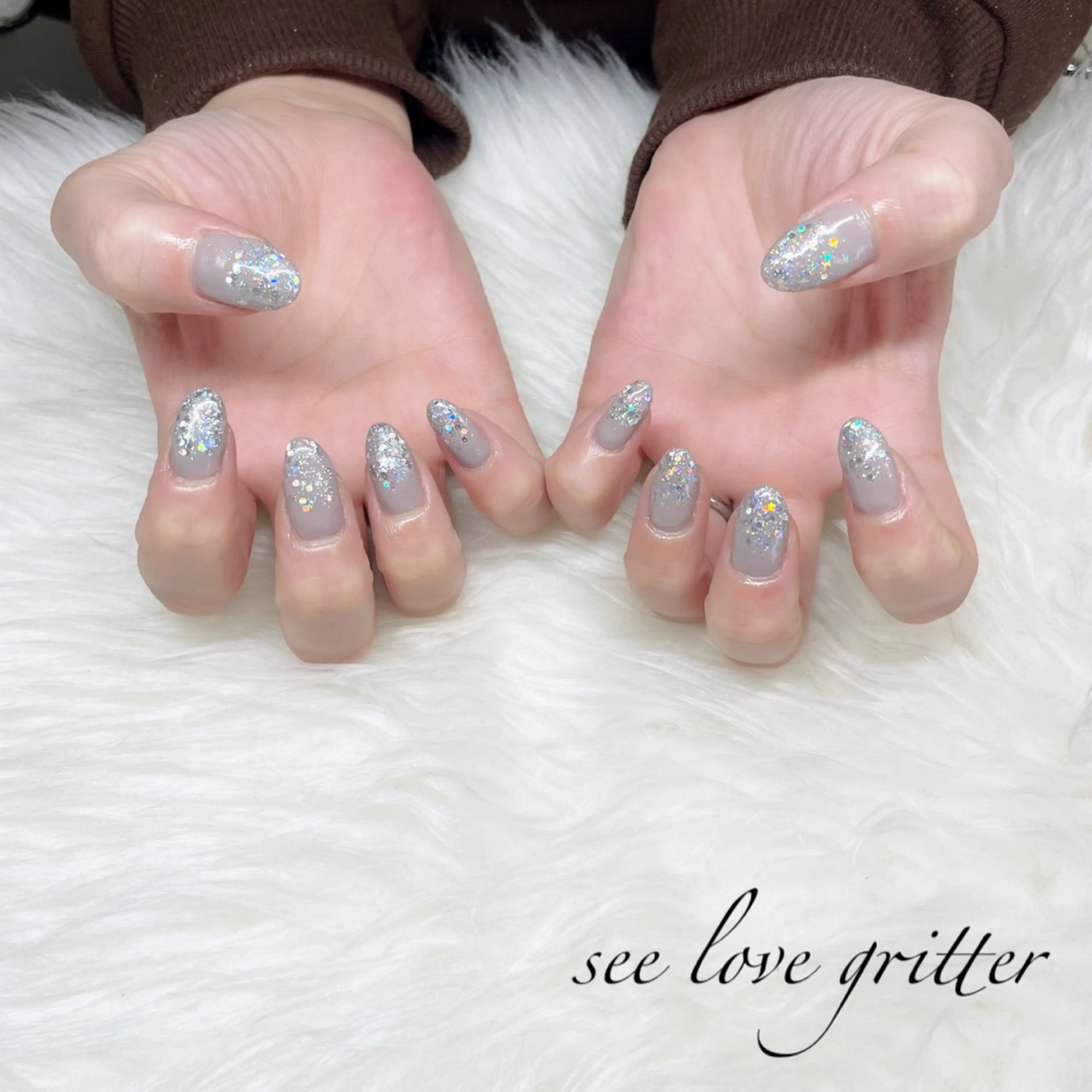 セミロング see love gritterのネイルデザイン