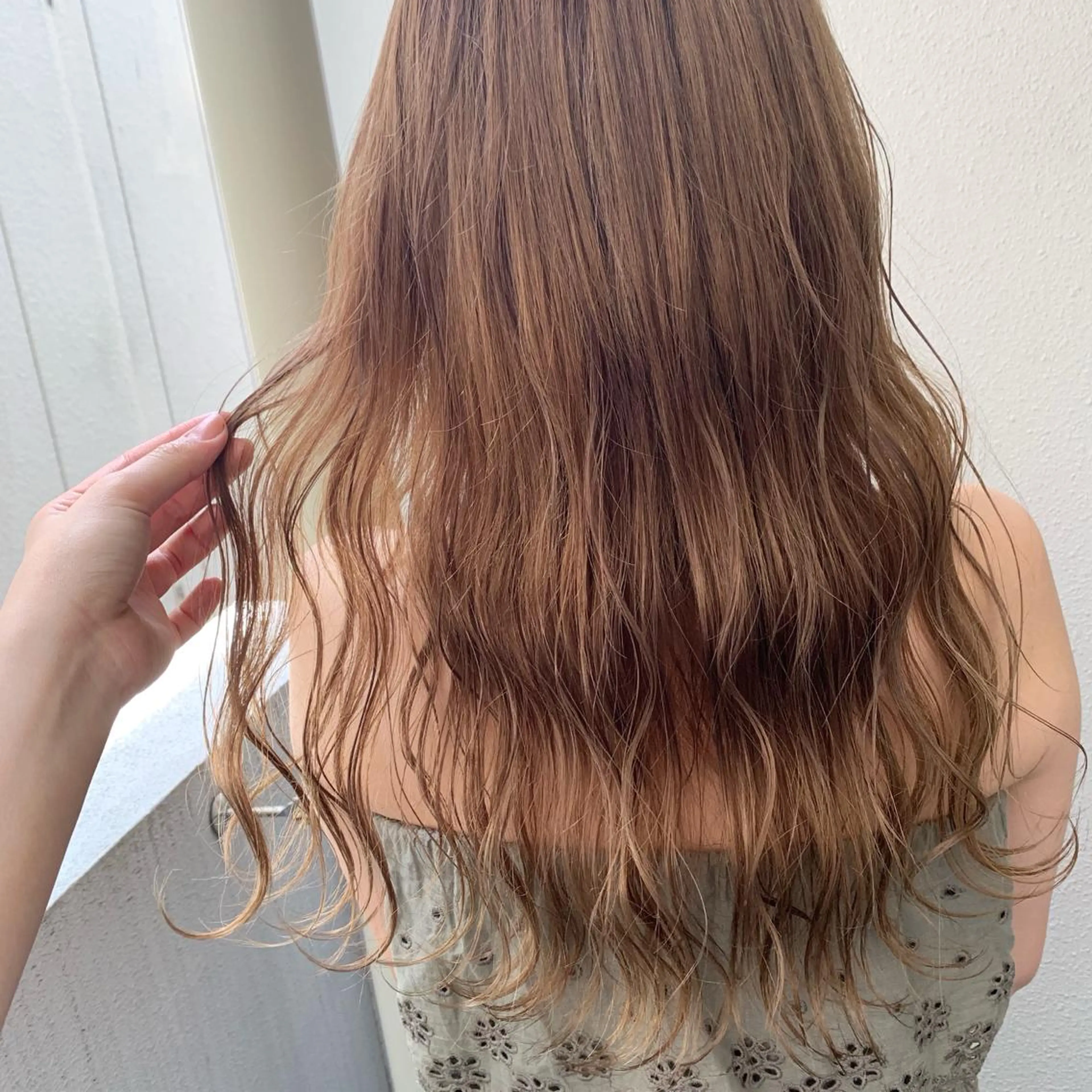 カラー ベージュカラー 天野 利咲のヘアスタイル