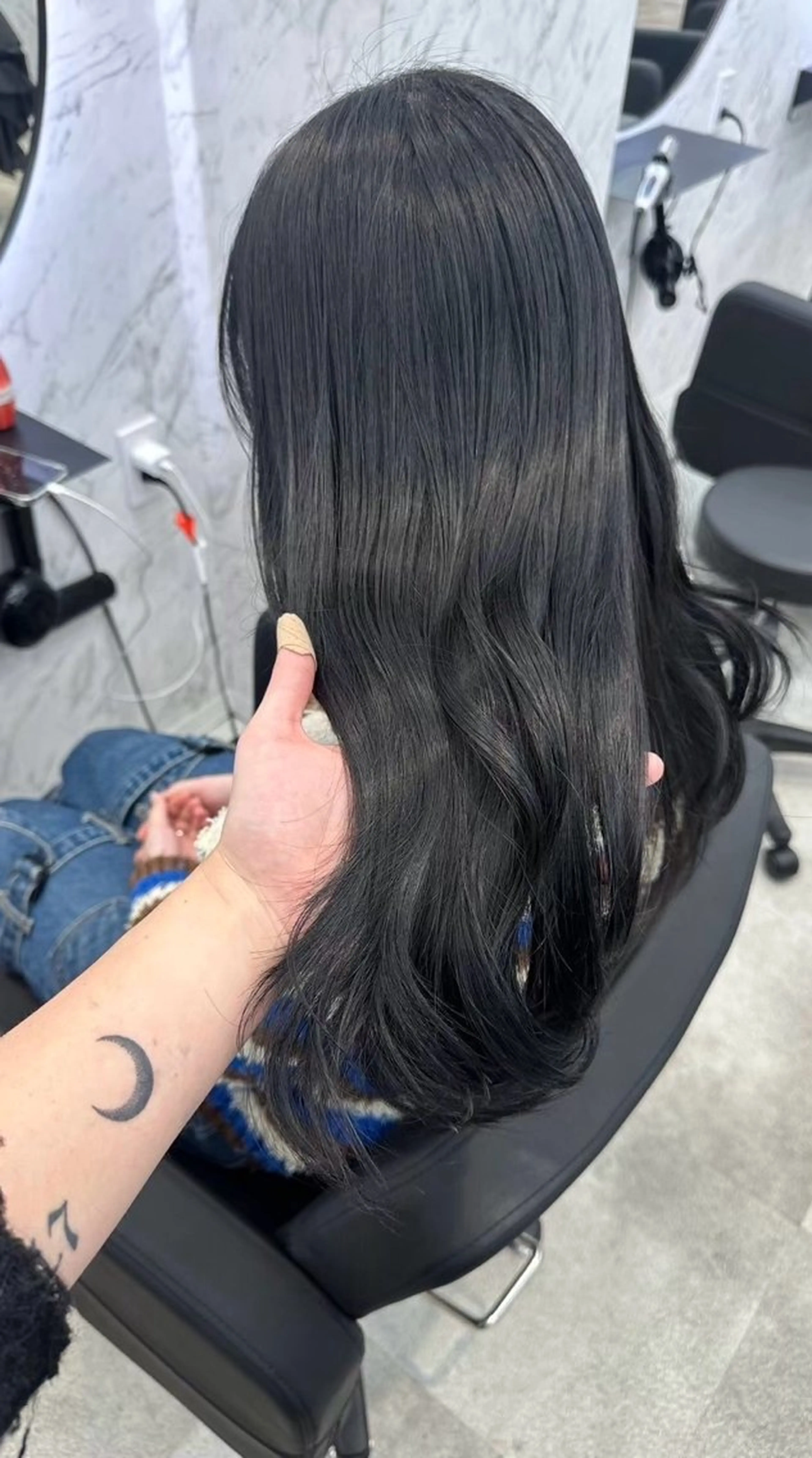 ロング カラー 黒髪 カット¥1100 ✂️MIUのヘアスタイル