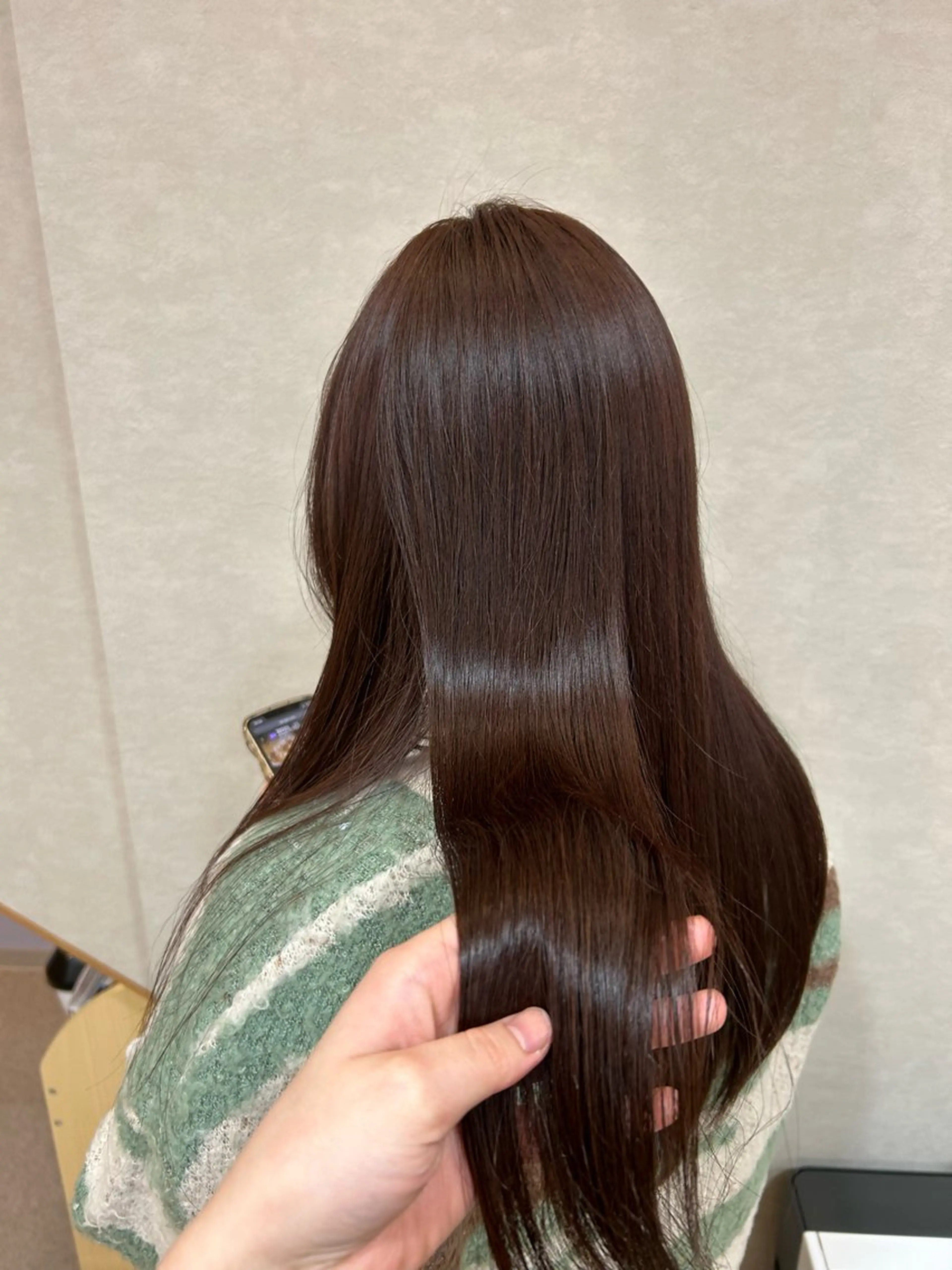 ロング カラー ブラウンカラー ピンクカラー 根石 結菜のヘアスタイル