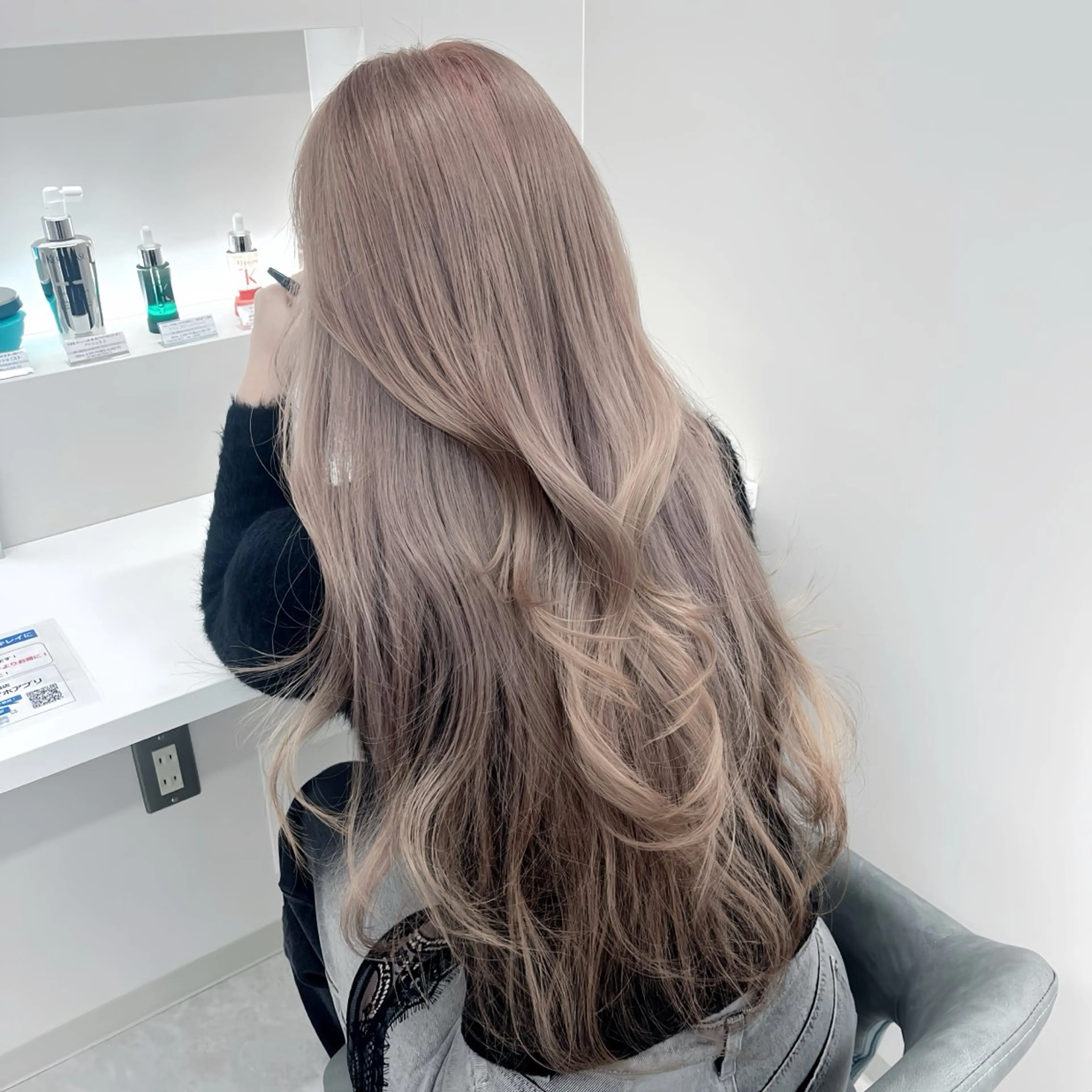 トリプルカラー(ブリーチ2回 + カラー) + トリートメント💜の写真