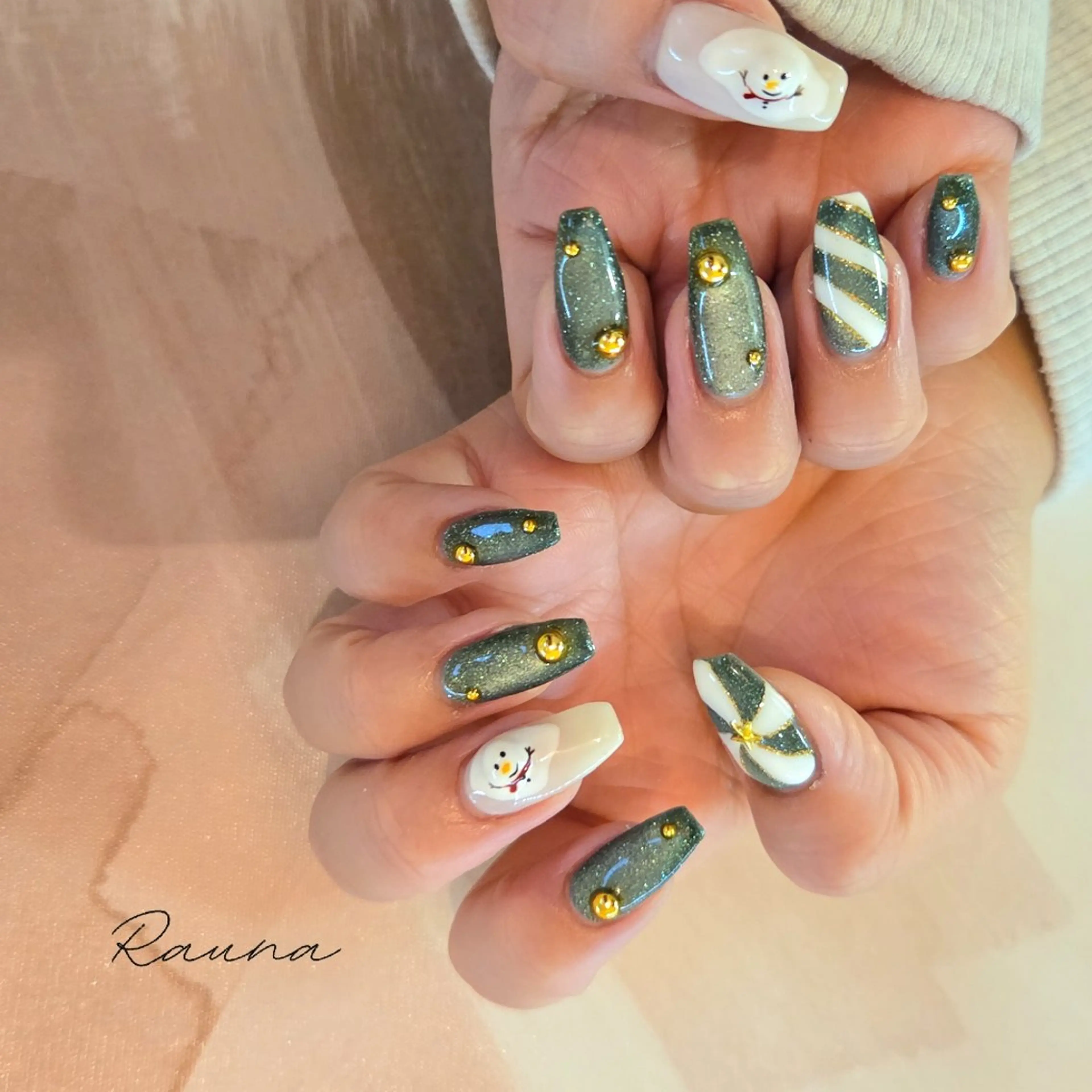 ネイル ハンドネイル Rauna nailsalon のネイルデザイン