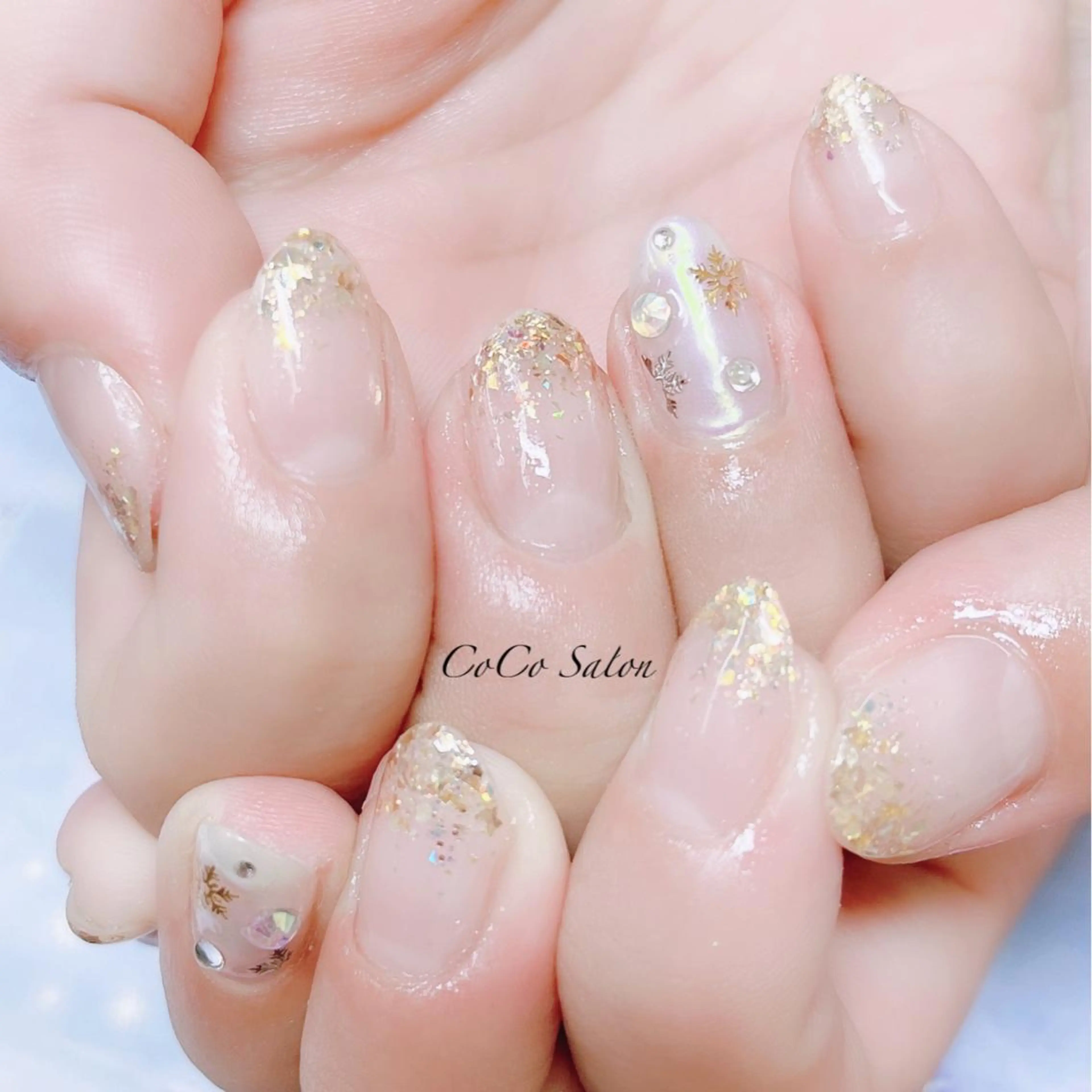 ネイル オーロラネイル 長さ出し ジェルネイル ゴールド グラデーション ハンドネイル CoCoSalon ネイル/まつ毛予約のネイルデザイン