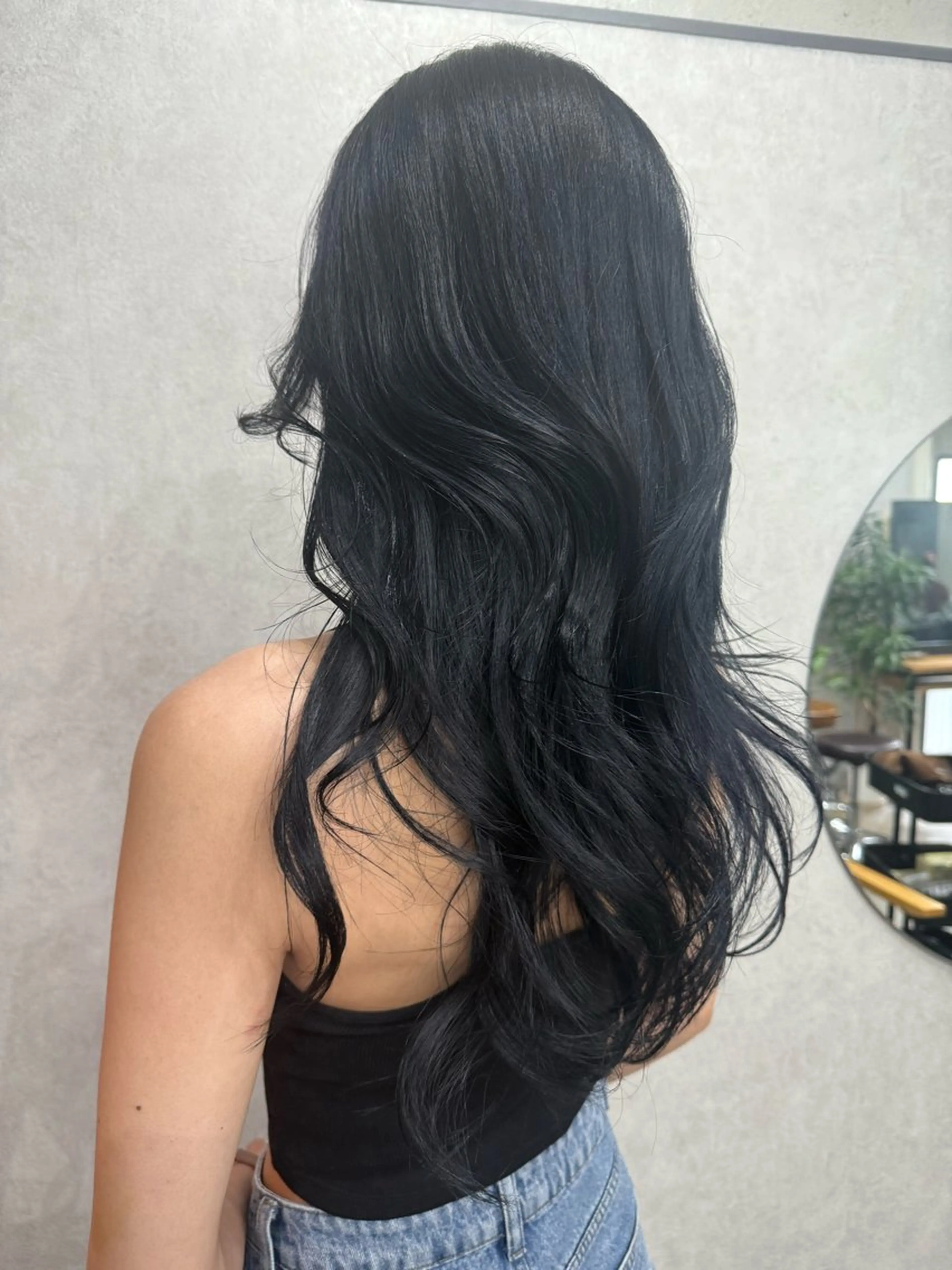 ロング カラー 黒髪 ブルーカラー ブルーブラック レイヤーカット AIRI layer cut hairのヘアスタイル