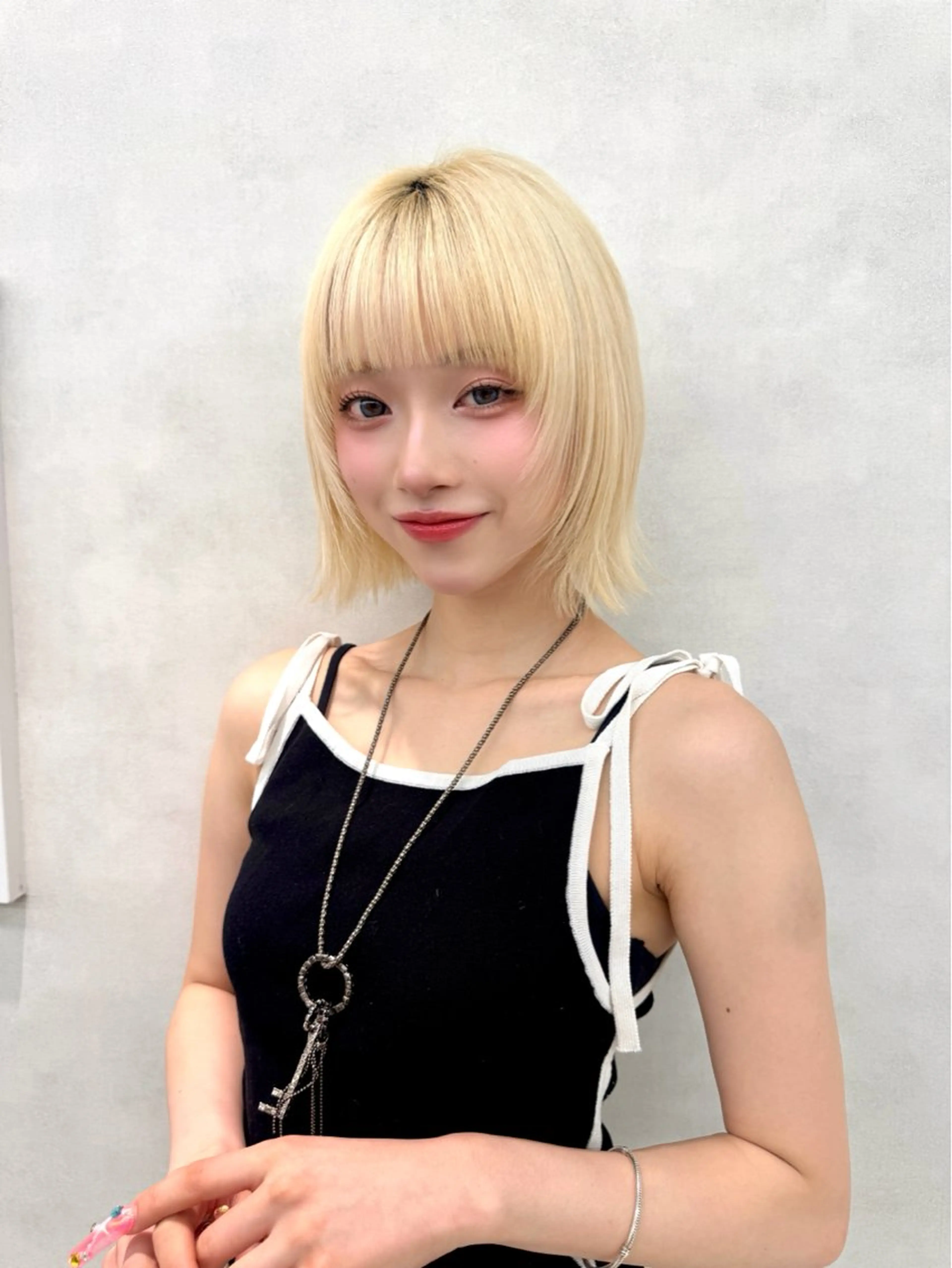 ミディアム 三鷹で1番ショート ボブをカットする新谷のヘアスタイル