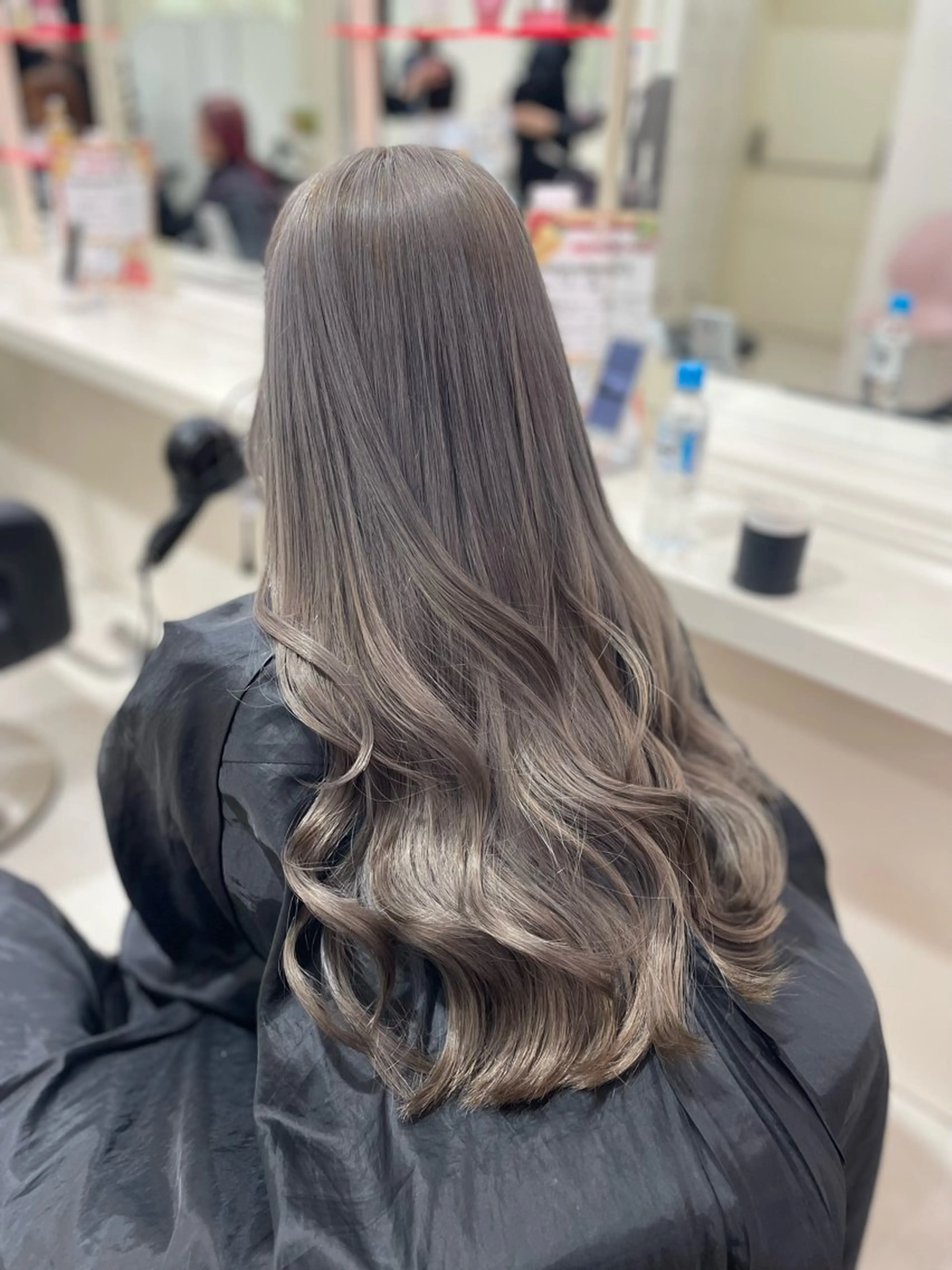 ロング ヘアカラー 🎀淡めモテカラー WAKANA🎀のヘアスタイル