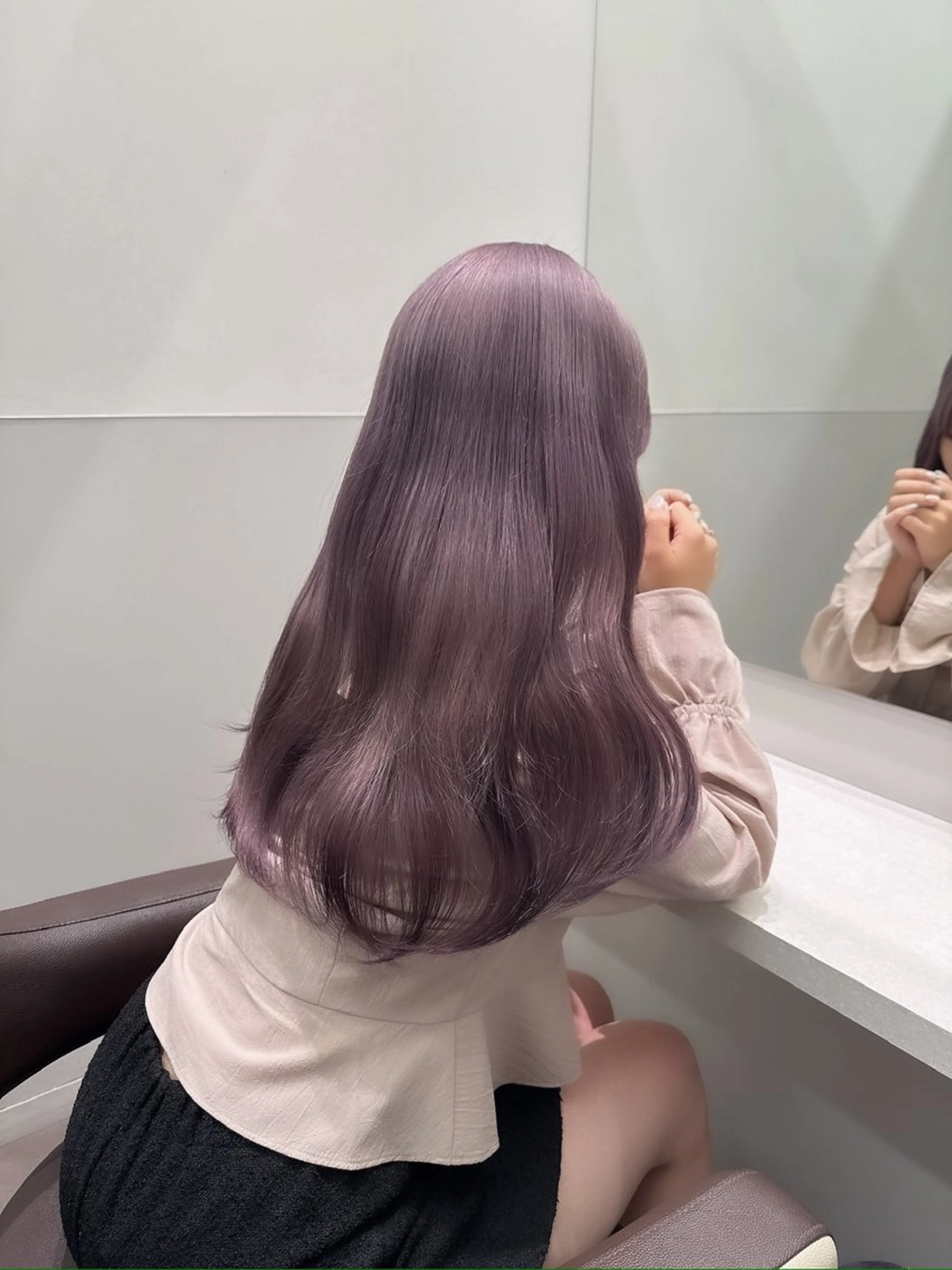 ロング ヘアカラー トリートメント ヘアセット グレー/ベージュ /髪質改善 れいとのヘアスタイル