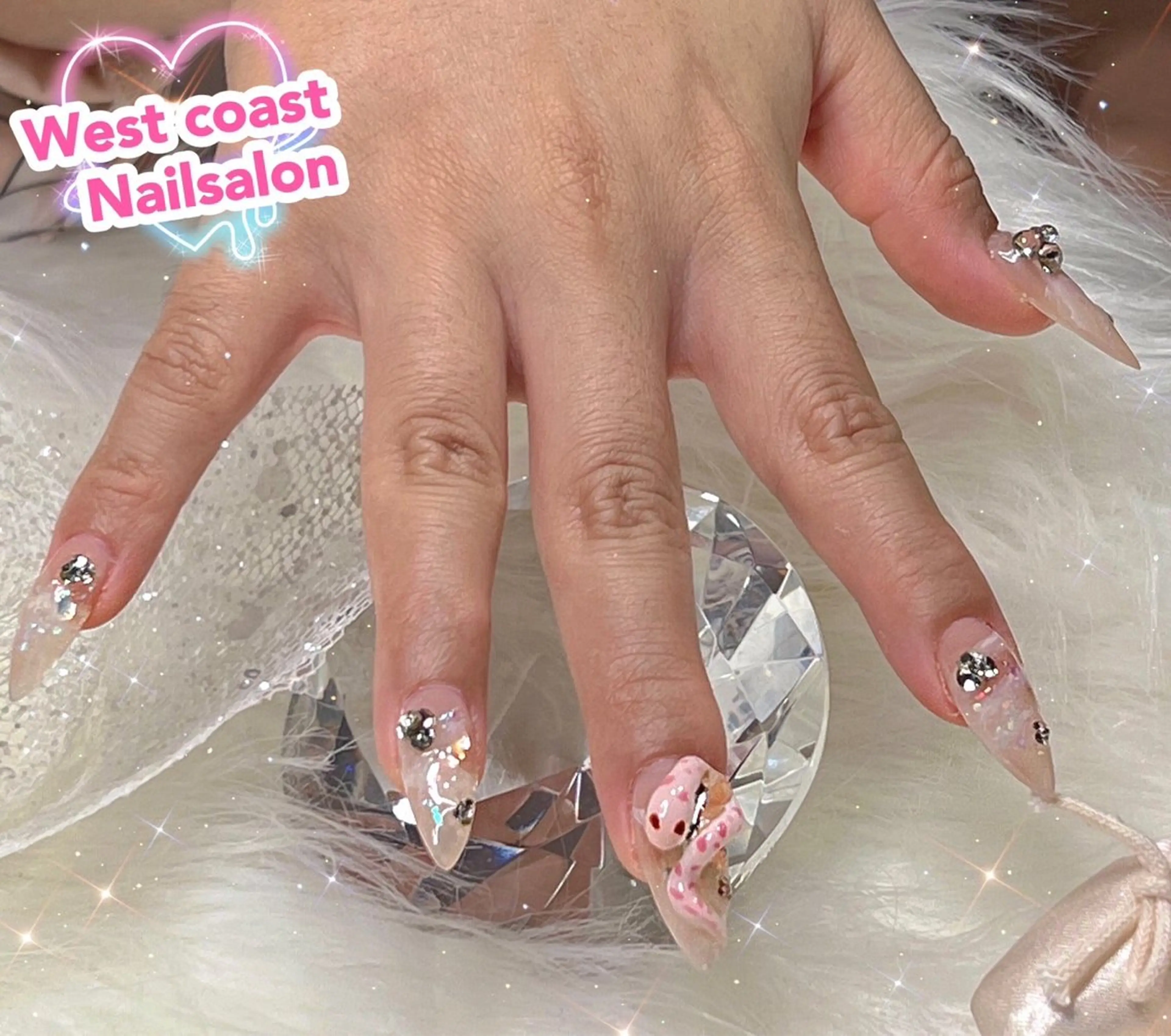 ネイル リボン、ガーリー パーツ放題専門店のネイルデザイン